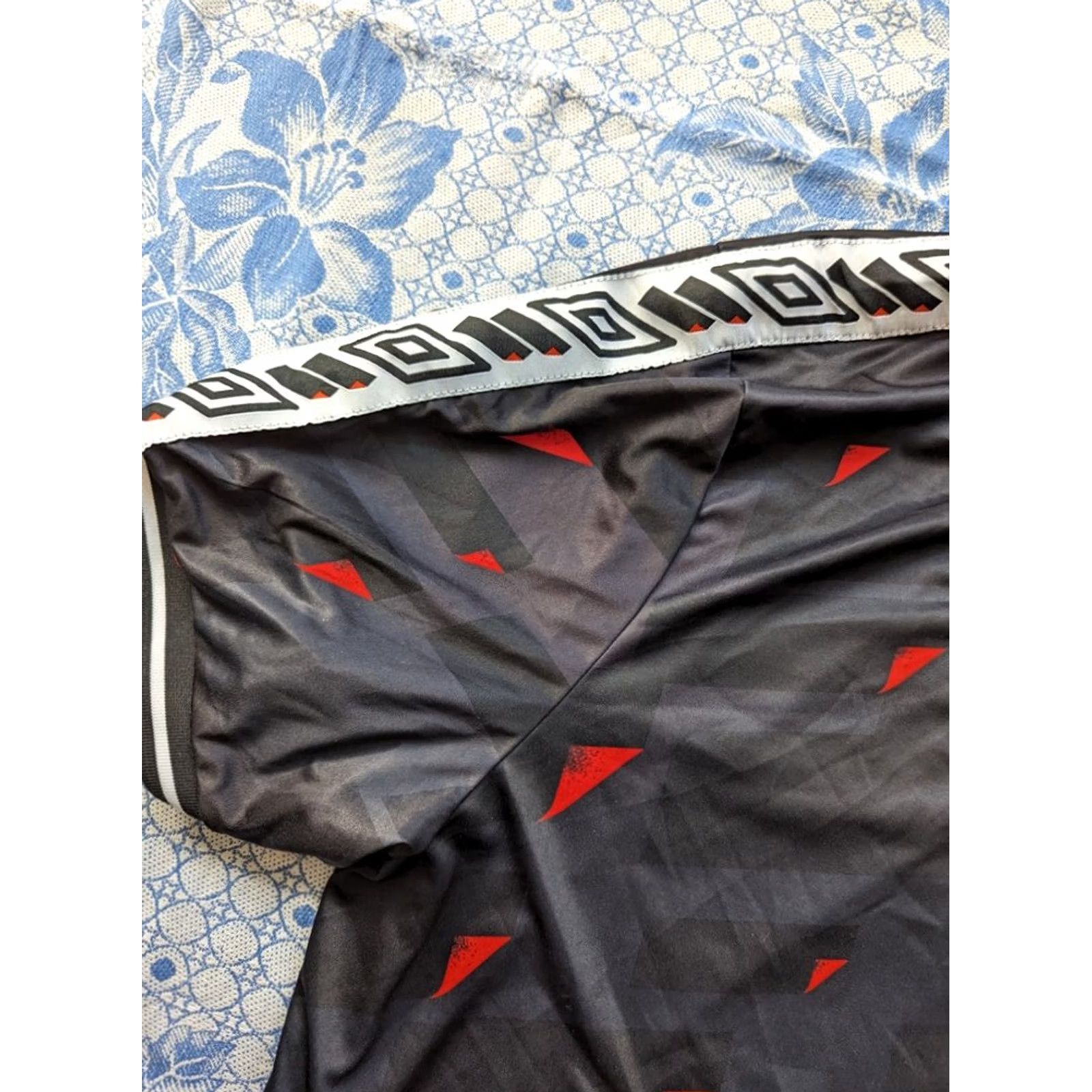 Umbro Umbro Carling Jersey Mens Size XL Black Shirt Men XL Black Umbro Carling Jersey Size US XL / EU 56 / 4 - 4 Thumbnail