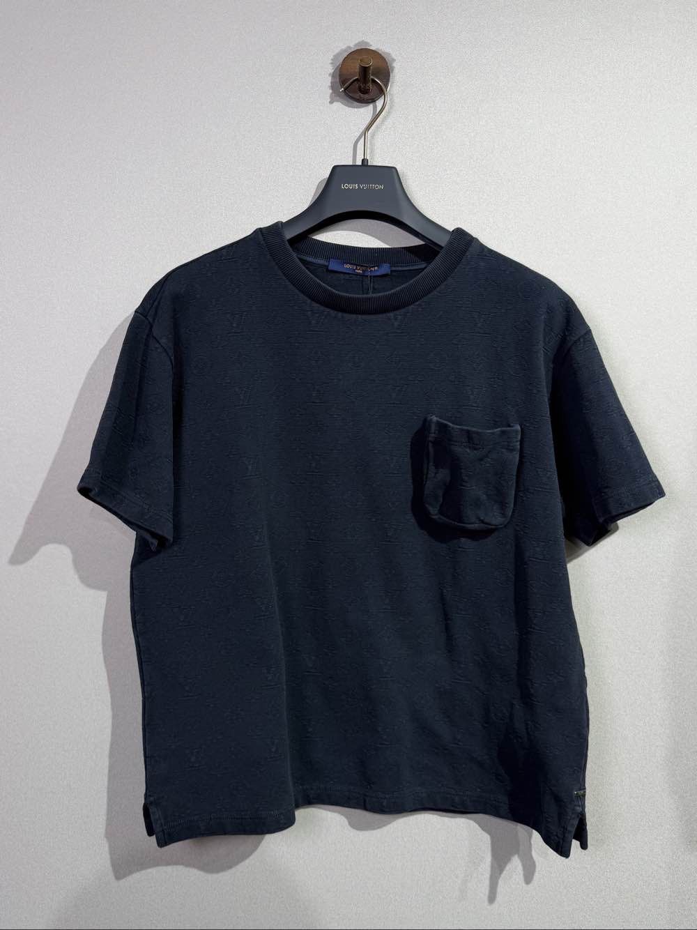 Louis Vuitton Louis Vuitton Monogram Pocket T-Shirt Size L Size US L / EU 52-54 / 3 - 1 Thumbnail