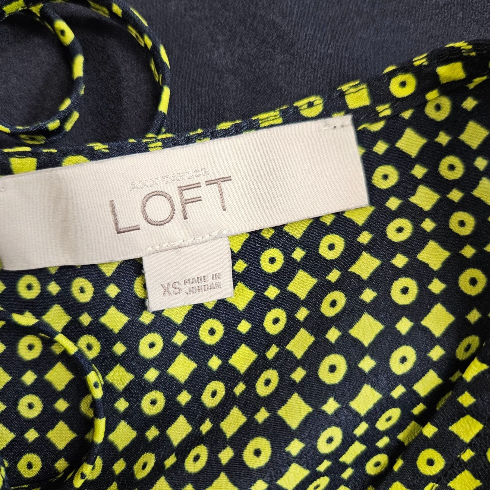 Loft Ann Taylor LOFT Womens Top XS Green Geometric Sleeveless Tie Back Blouse Category: Shirt Size XS / US 0-2 / IT 36-38 - 6 Thumbnail