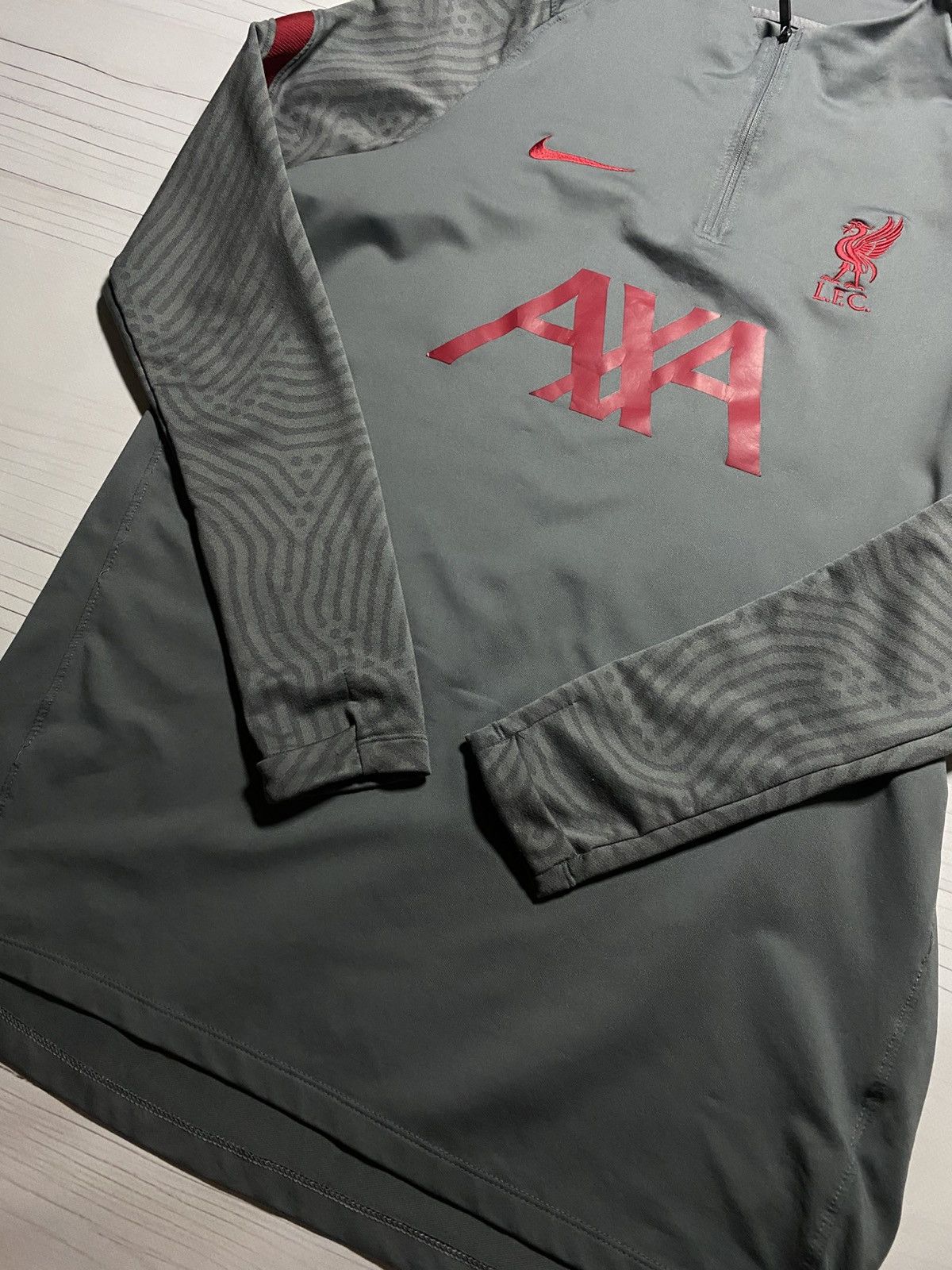 Nike Nike Liverpool FC training longsleeve football y2k jersey Size US L / EU 52-54 / 3 - 10 Thumbnail