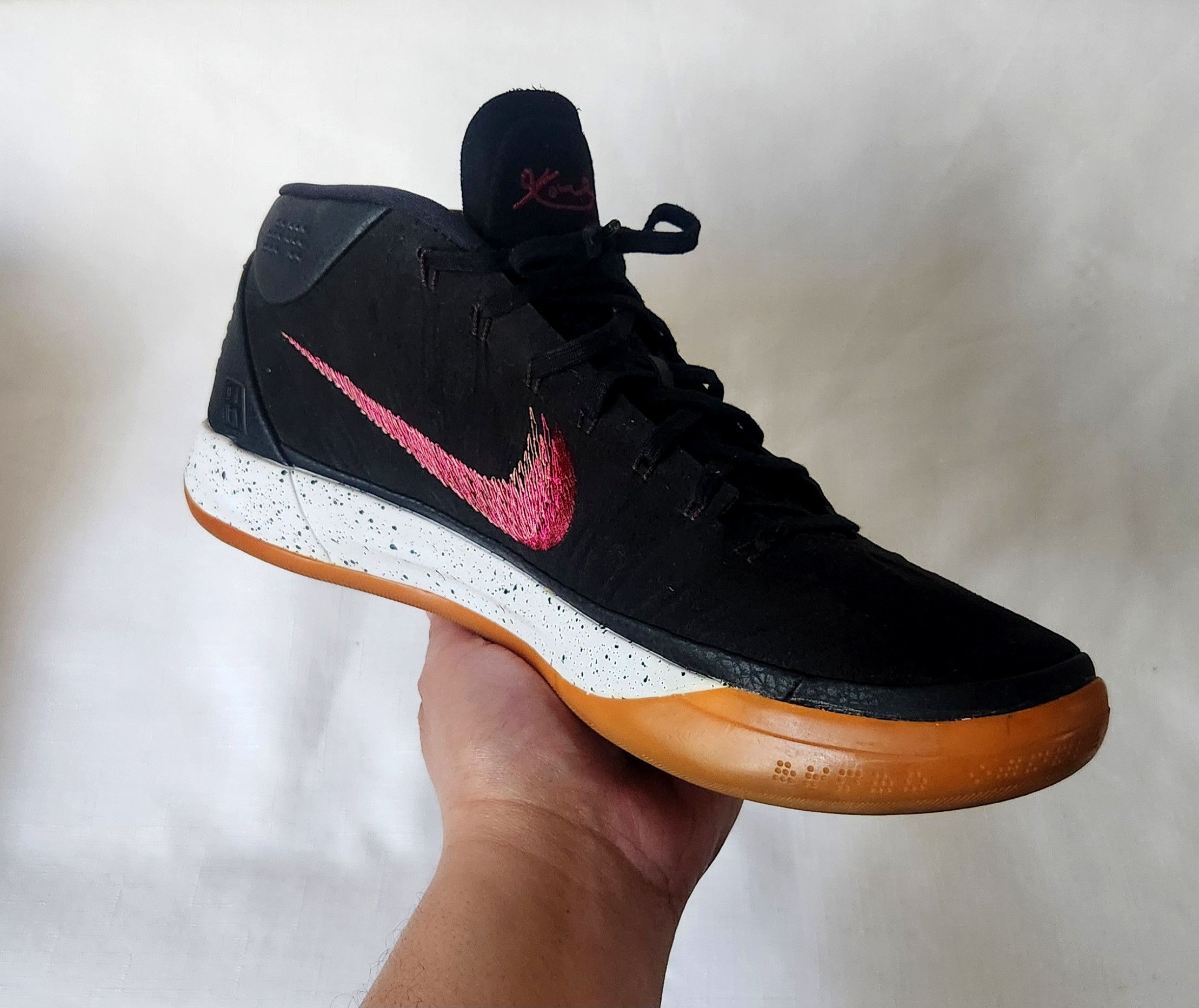 Nike Nike Kobe A.D. Men's SZ 12 922484-006 Black Gum sole Rare Size US 11.5 / EU 44-45 - 3 Thumbnail