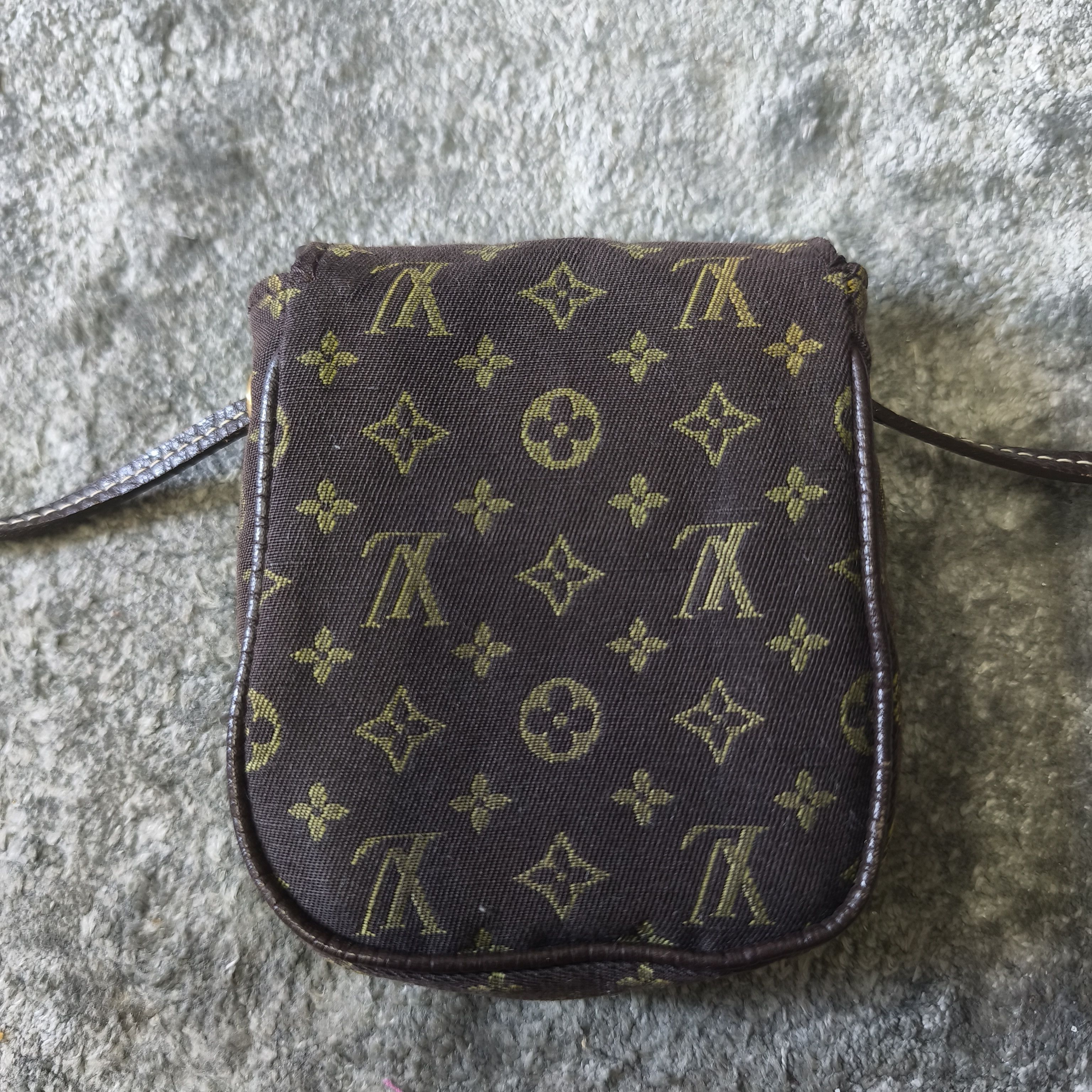 Louis Vuitton Louis Vuitton Mini Lin Pochette Cancun Bag Size ONE SIZE - 3 Thumbnail