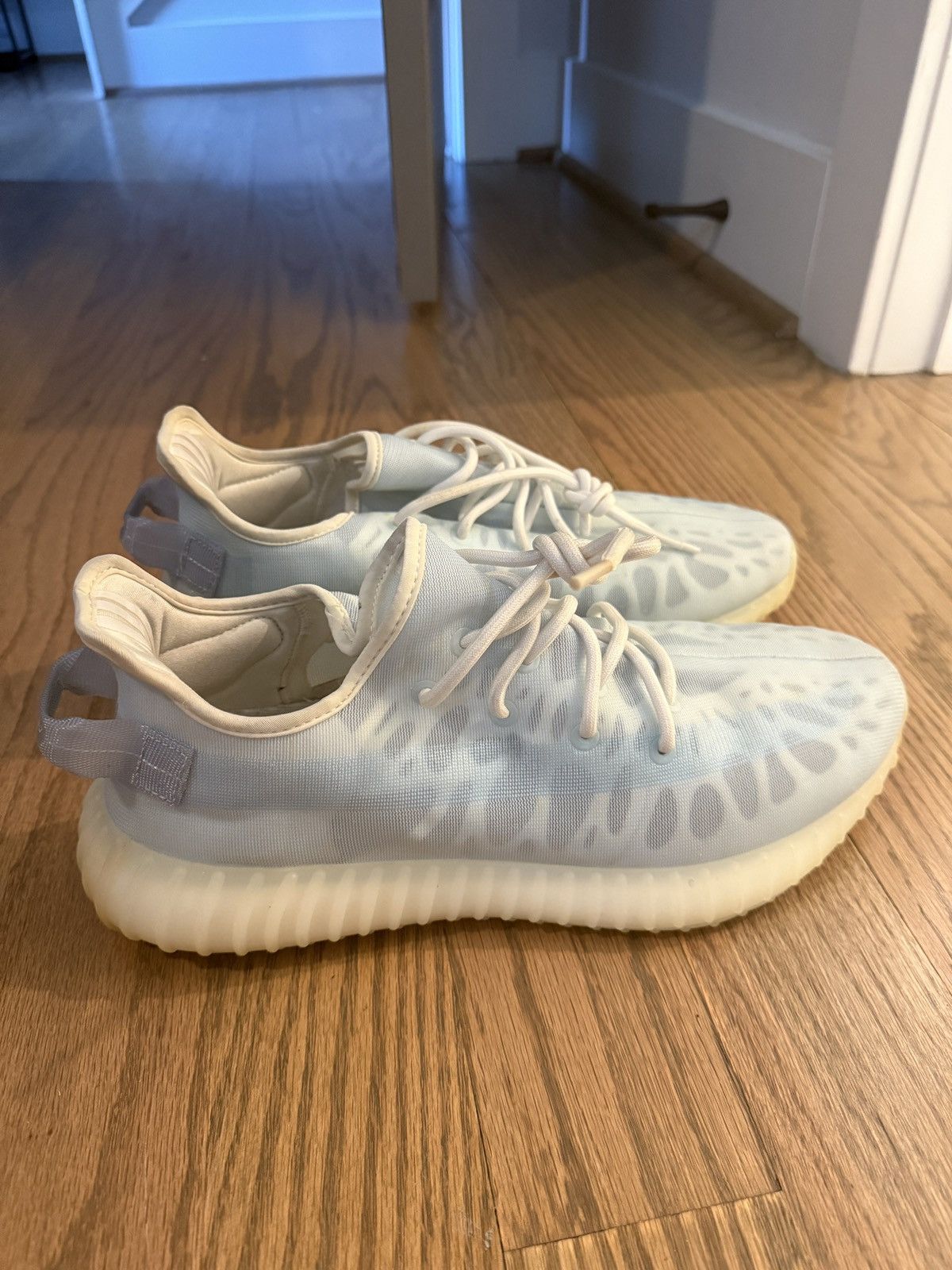 Yeezy Yeezy Boost 350 V2 Mono Ice Size US 12 / EU 45 - 2 Thumbnail