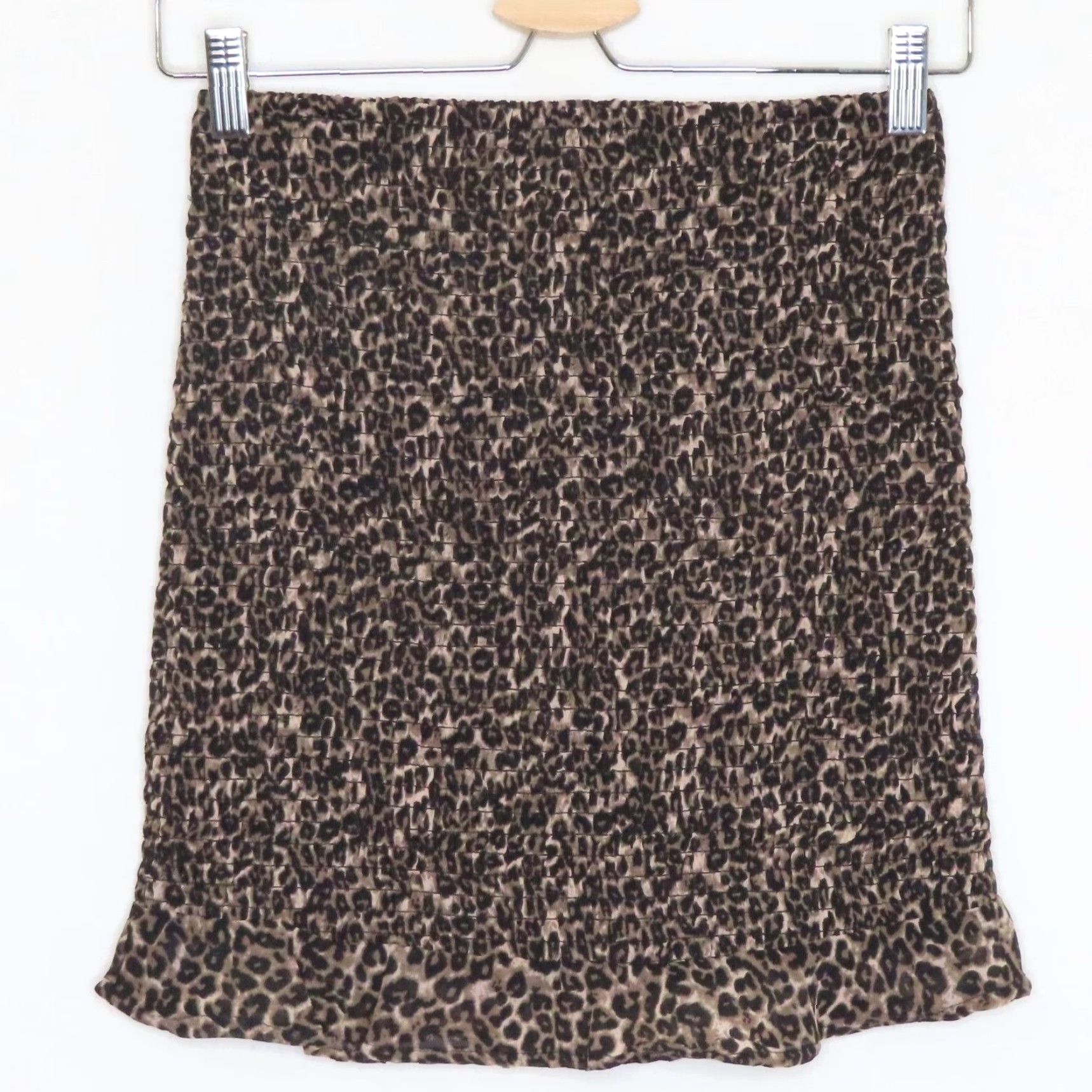 Guess **GUESS Women's Small Brown Leopard Sketched Smocked Skirt NEW** User: **GUESS Women's Small Brown Leopard Smocked Skirt NEW** Size 28" / US 6 / IT 42 - 4 Thumbnail