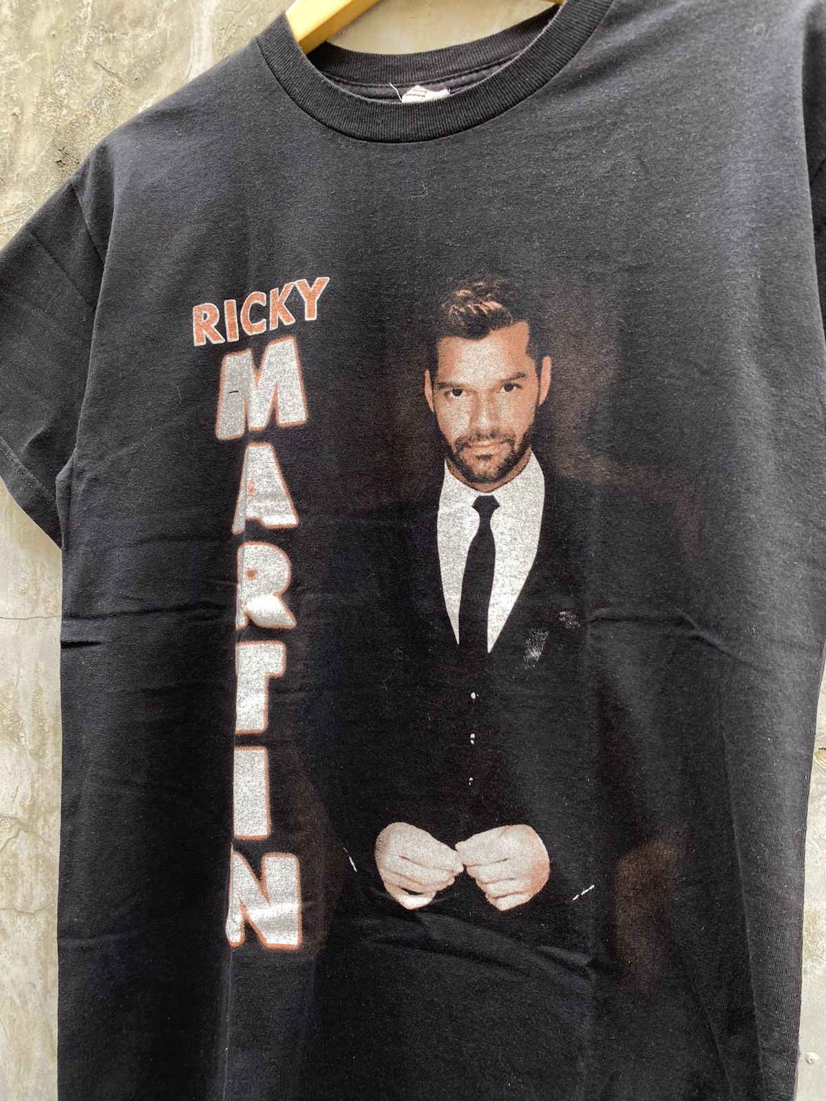 Band Tees Ricky Martin One World Tour 2015 Tee Size US S / EU 44-46 / 1 - 2 Thumbnail
