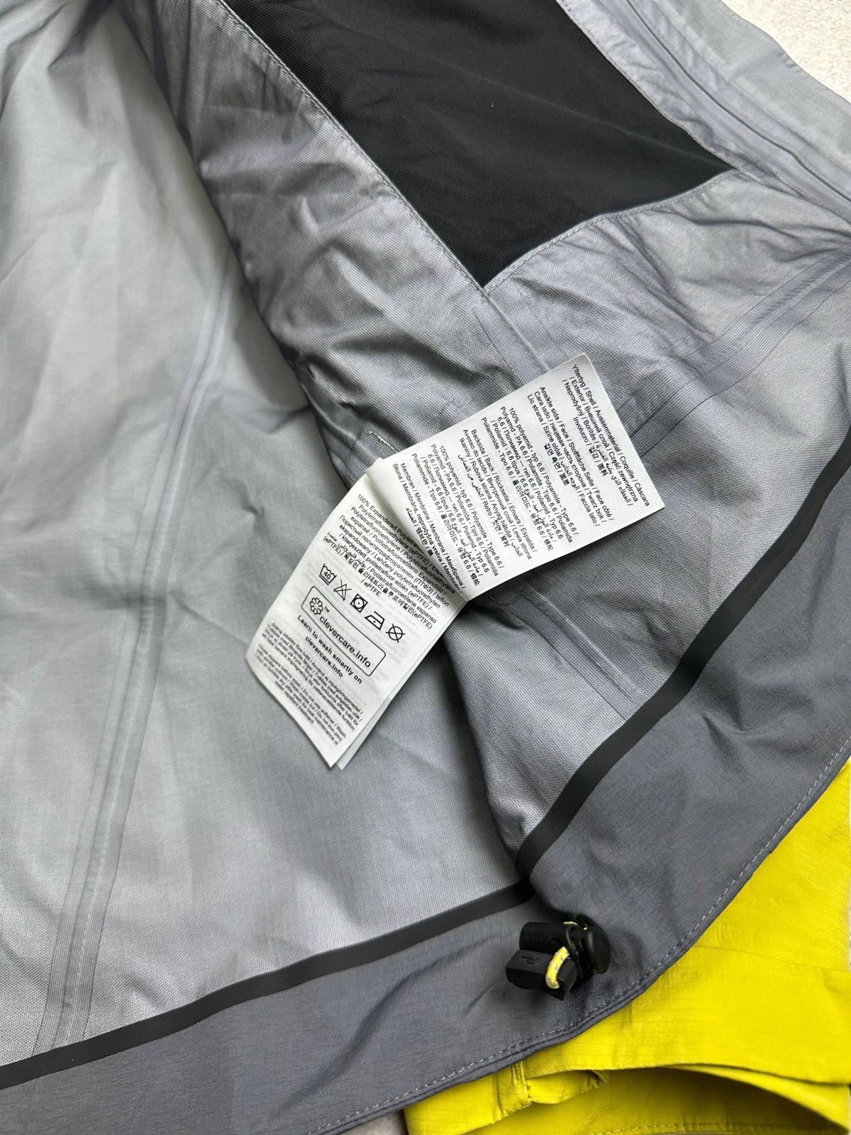 Peak Performance Vintage Peak Performance Shell Waterproof Jacket Rare L Size US L / EU 52-54 / 3 - 11 Thumbnail
