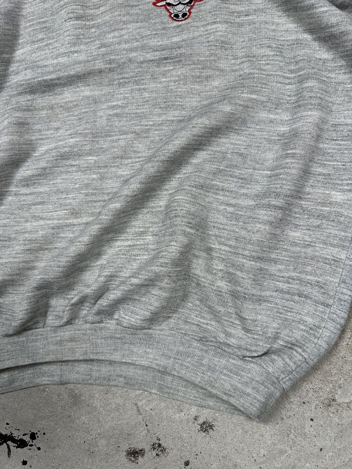 NBA × Vintage Vintage 90s Chicago Bulls Grey Embroidery Logo Crewneck Size US XL / EU 56 / 4 - 8 Thumbnail