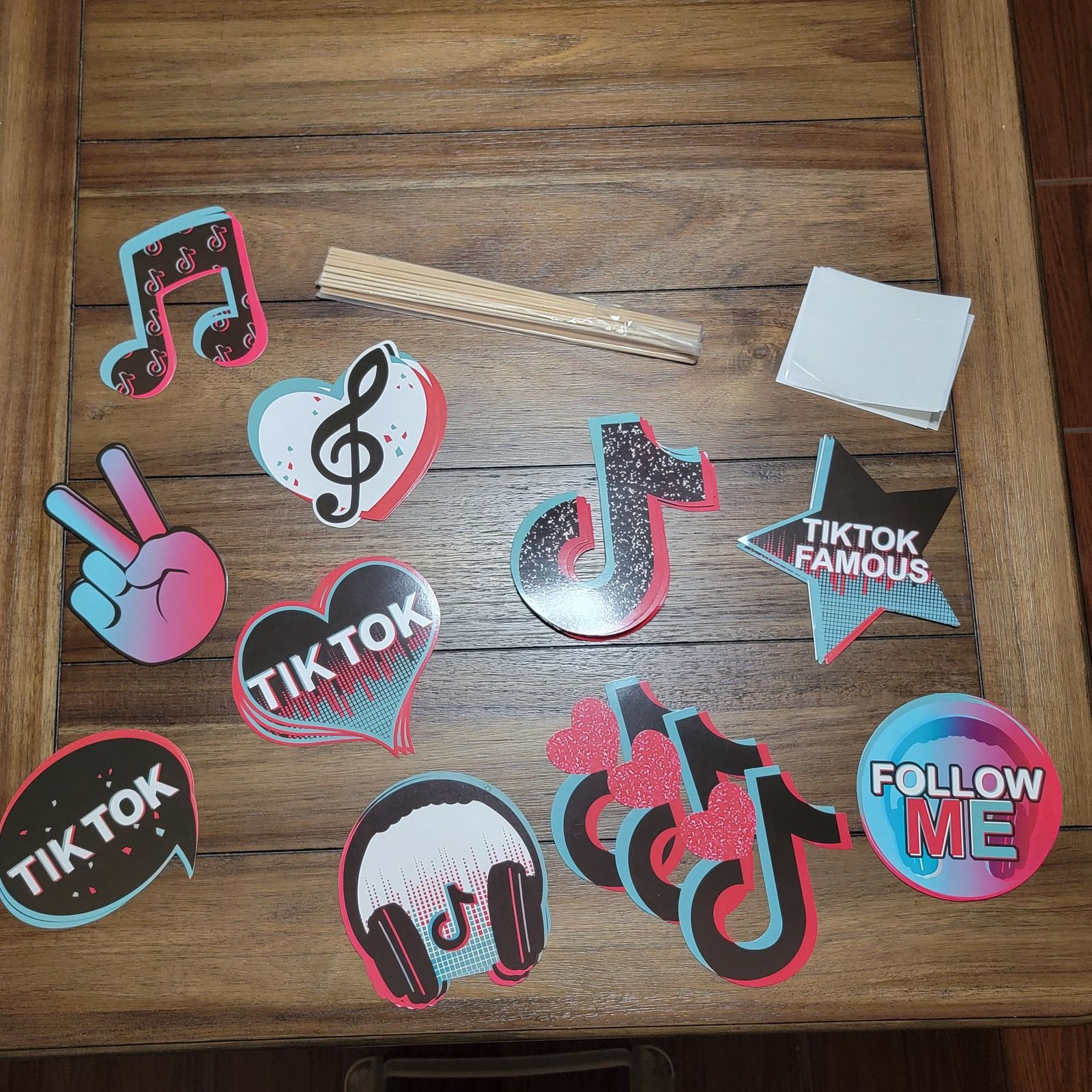 Other Tik-Tok Photo Op Set NEW Size ONE SIZE - 1 Thumbnail