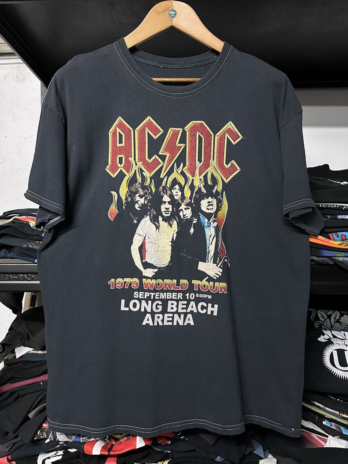 Band Tees × Vintage Vintage 1979 ACDC World Tour Long Beach Arena Faded Tee Size US XL / EU 56 / 4 - 1 Thumbnail