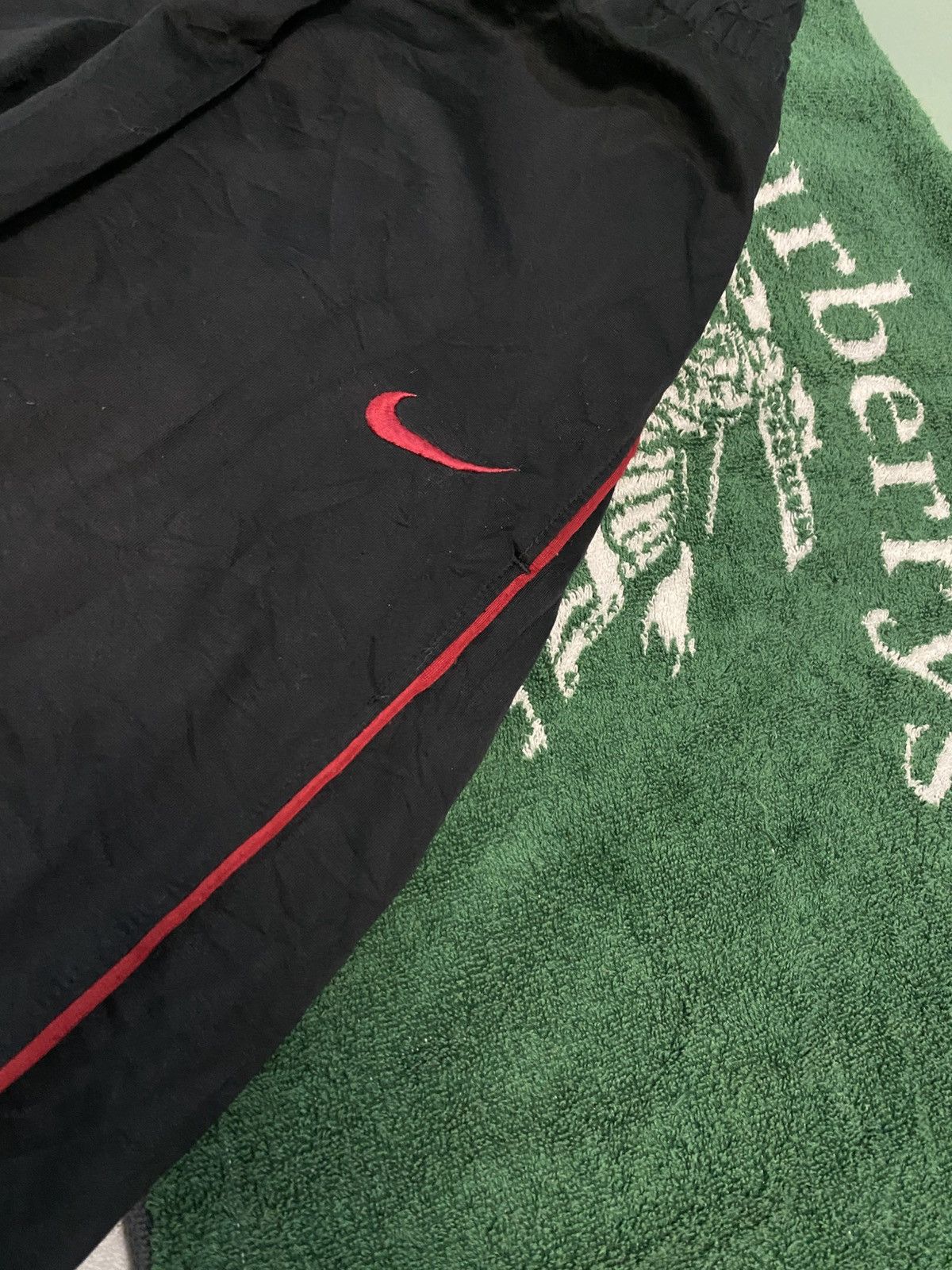 Carhartt Wip × Nike VINTAGE NIKE 90S BAGGY NYLON WIDE LEG SWOOSH TRACK PANTS Y2K Size US 34 / EU 50 - 7 Thumbnail