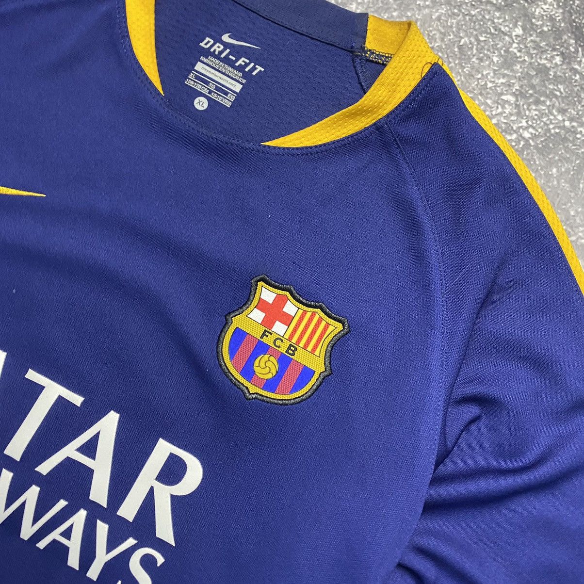 Nike Vintage Nike FC Barcelona Qatar football team jersey Size US S / EU 44-46 / 1 - 4 Thumbnail