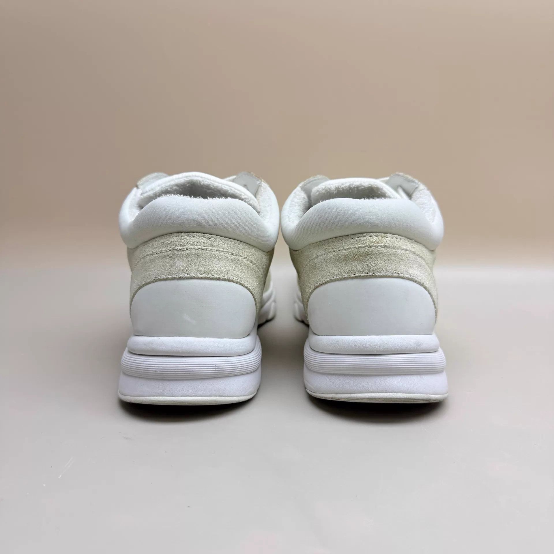 Chanel CHANEL Ivory CC Logo Casual Sneakers 38 95 New Size US 7.5 / IT 37.5 - 3 Thumbnail