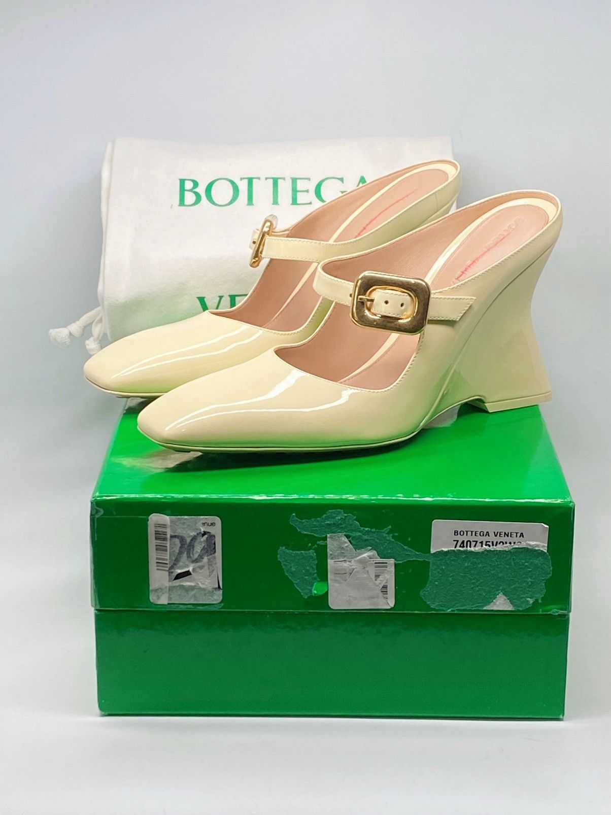 Bottega Veneta Bottega Veneta Comet Mary Jane Wedge Pumps size 37.5 Size US 7.5 / IT 37.5 - 12 Thumbnail