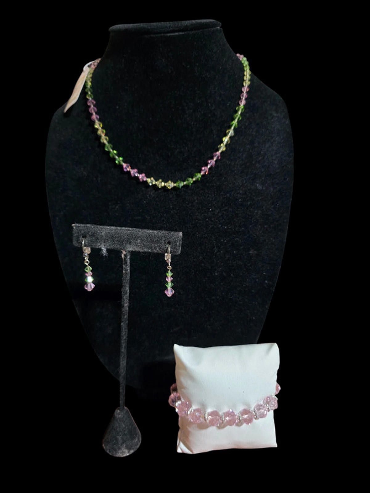JET SET Handmade Green & Pink Necklace, Earrings & Bracelet Set Size ONE SIZE - 1 Thumbnail