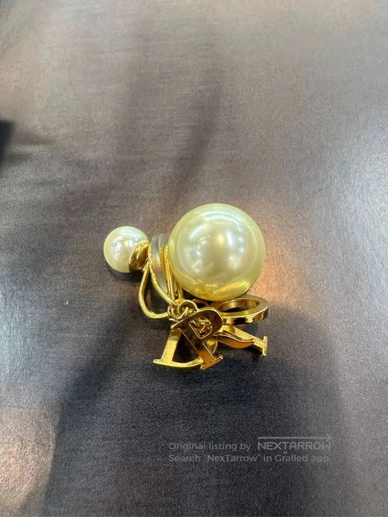 Dior Dior Pearl Ear Clip (Single). Size ONE SIZE - 4 Thumbnail