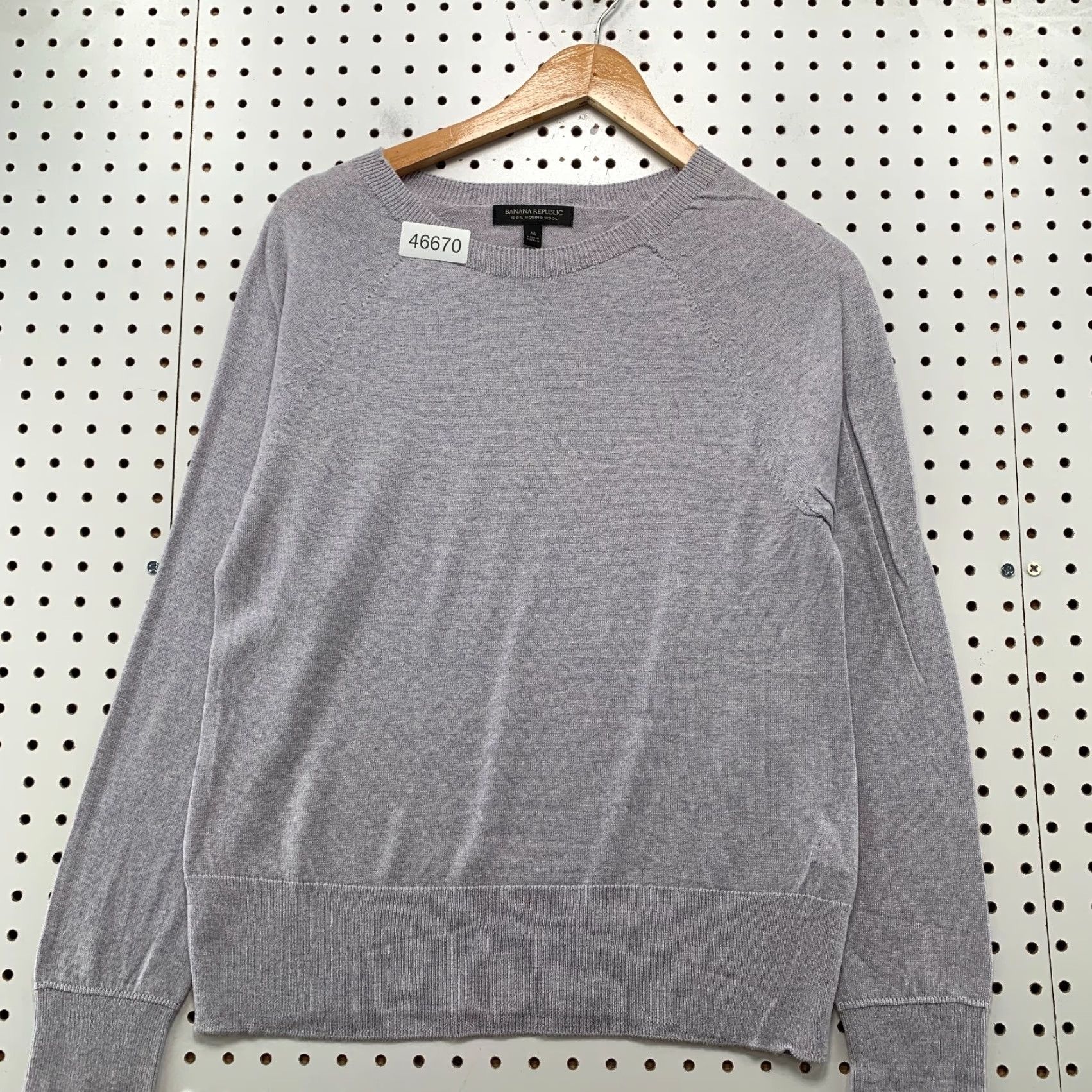 Banana Republic VINTAGE Banana Republic 100% Merino Wool Sweater Women M Gray Soft Cozy School Work Size M / US 6-8 / IT 42-44 - 3 Thumbnail