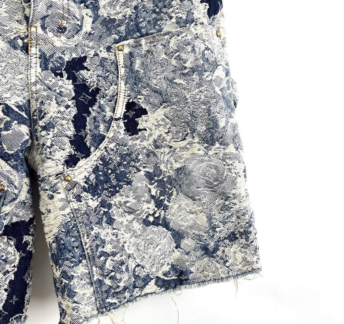 Louis Vuitton Louis Vuitton Distressed Destroyed Straight Denim Shorts K12 Size US 30 / EU 46 - 5 Thumbnail
