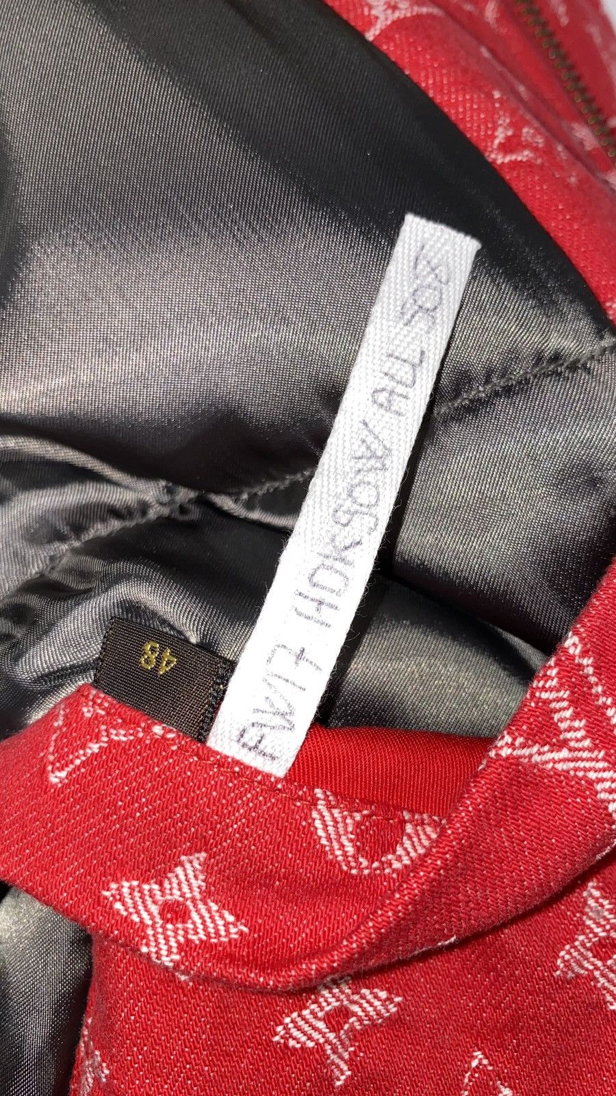 Louis Vuitton × Supreme Louis Vuitton X SUPREME 1 OF 1 Unreleased Sample Red Parka Size US M / EU 48-50 / 2 - 23 Thumbnail