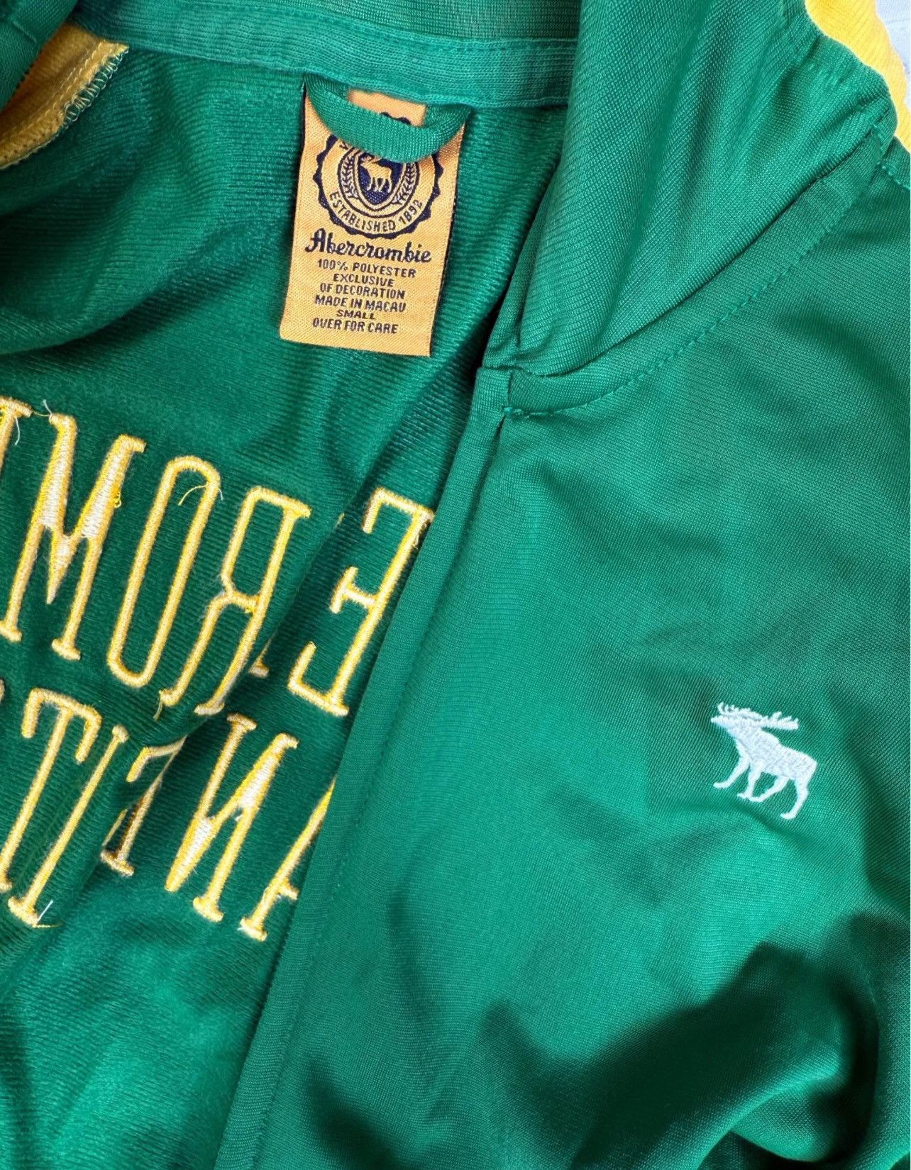 Abercrombie & Fitch Abercrombie & Fitch Track Jacket Green Yellow Y2K Zip Up Size S / US 4 / IT 40 - 3 Thumbnail