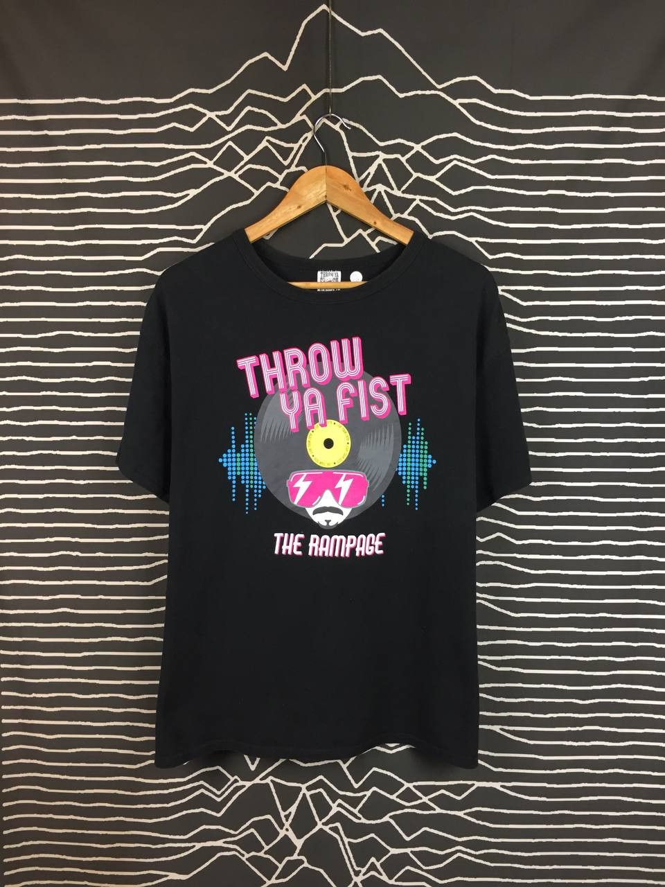 Band Tees The Rampage From Exile Tribe J-Pop Group Throw Ya Fist Tee Size US L / EU 52-54 / 3 - 2 Thumbnail