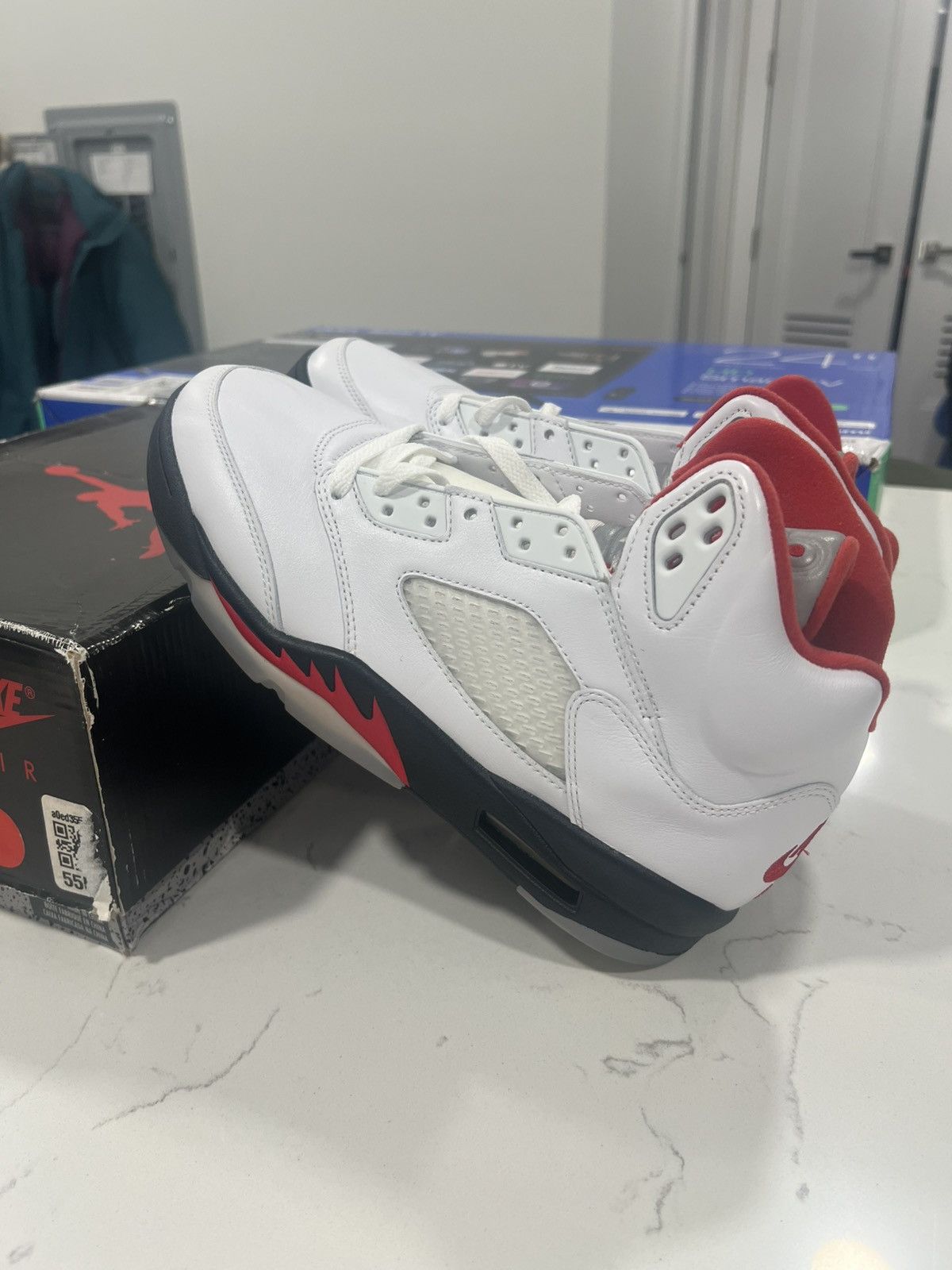 Jordan Brand Jordan 5 retro 2020 sz 8.5 fire red Size US 8.5 / EU 41-42 - 2 Thumbnail