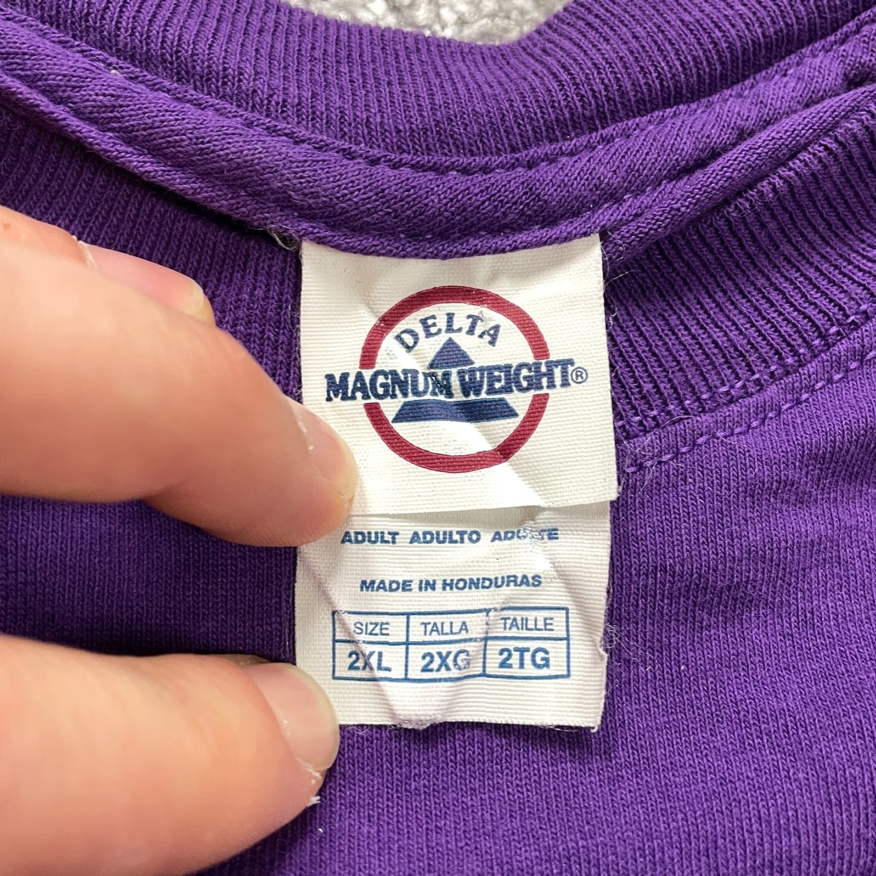 Delta VINTAGE Delta Magnum Weight T-Shirt Mens 2XL Purple Cotton Crew Neck Graphic Print 90s Outdoor Mens Size US XXL / EU 58 / 5 - 5 Thumbnail