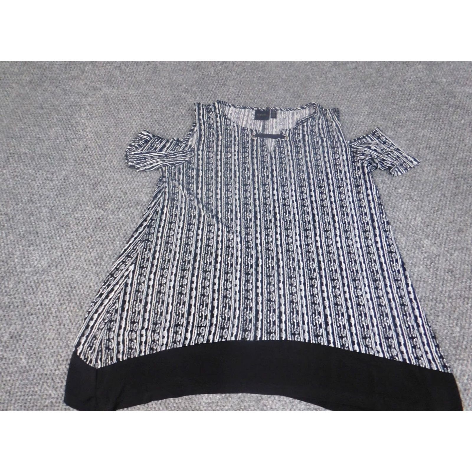 Vintage Rafaella Blouse Womens S Black Striped Crew Neck Short Sleeve Pullover Stretch Regular Button Polyester Rayon Lightweight Casual Shirt Size S / US 4 / IT 40 - 3 Thumbnail