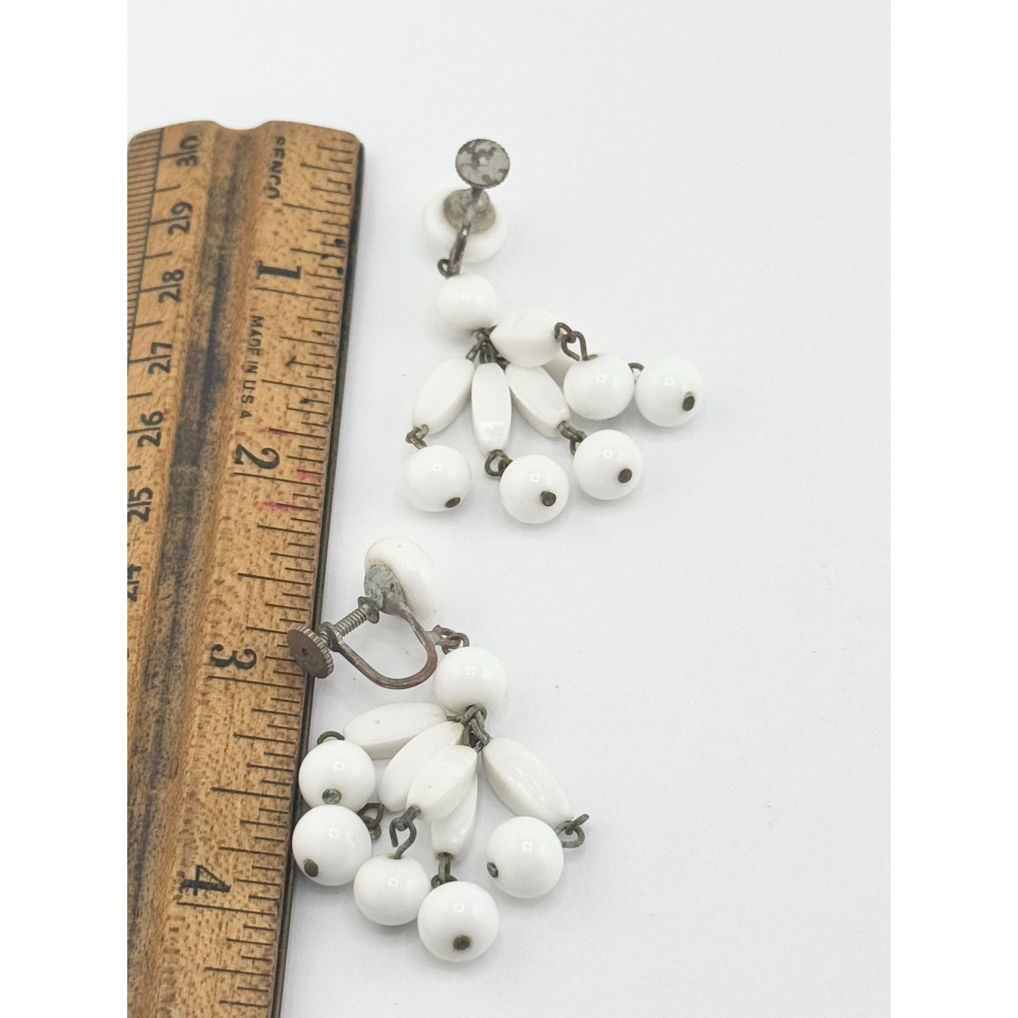 Vintage vintage white milk glass tassel screw back earrings Size ONE SIZE - 6 Thumbnail