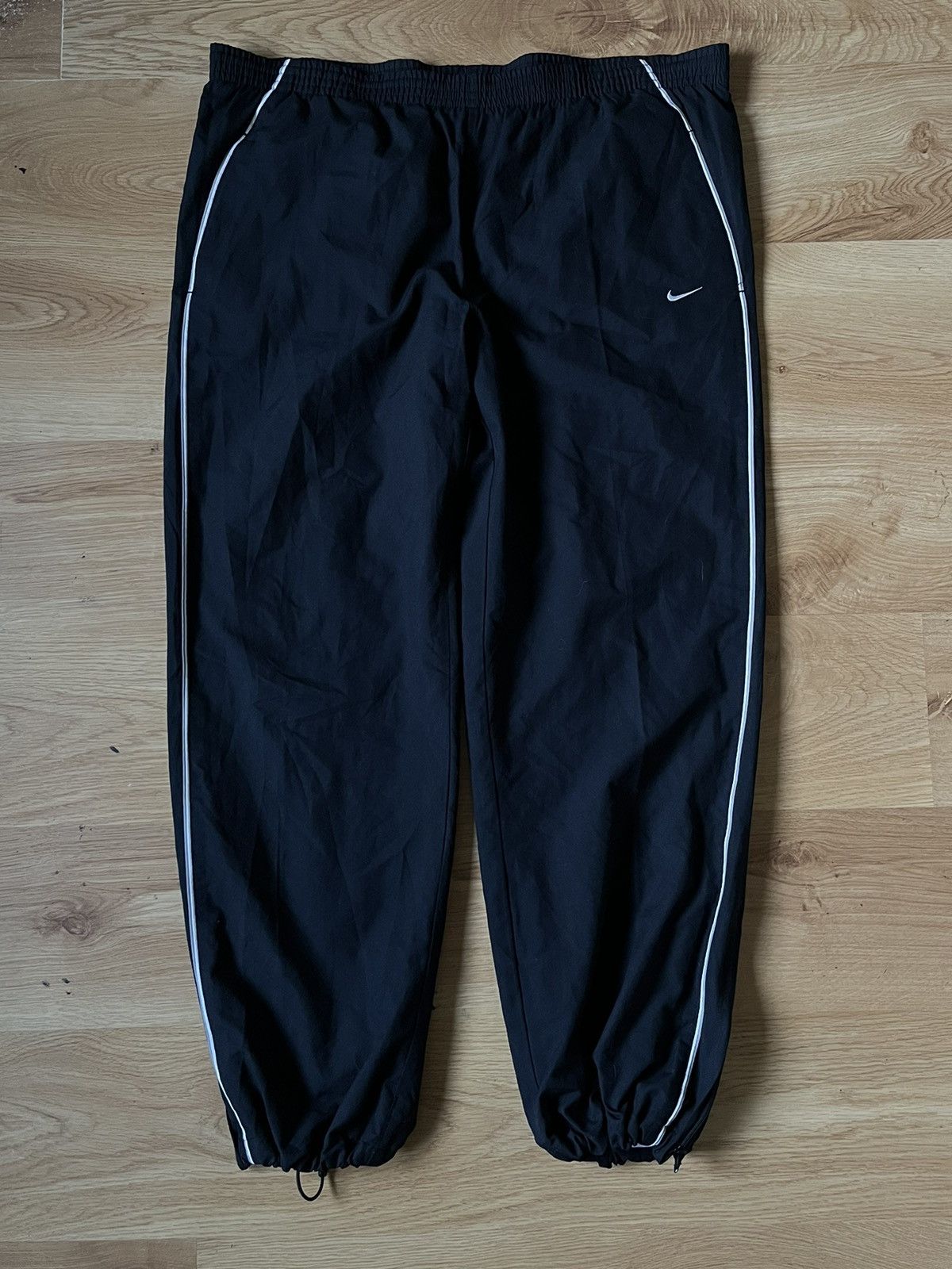Nike × Vintage Vintage Nike Nylon Baggy Track Pants Y2K XXL Size US 36 / EU 52 - 1 Thumbnail