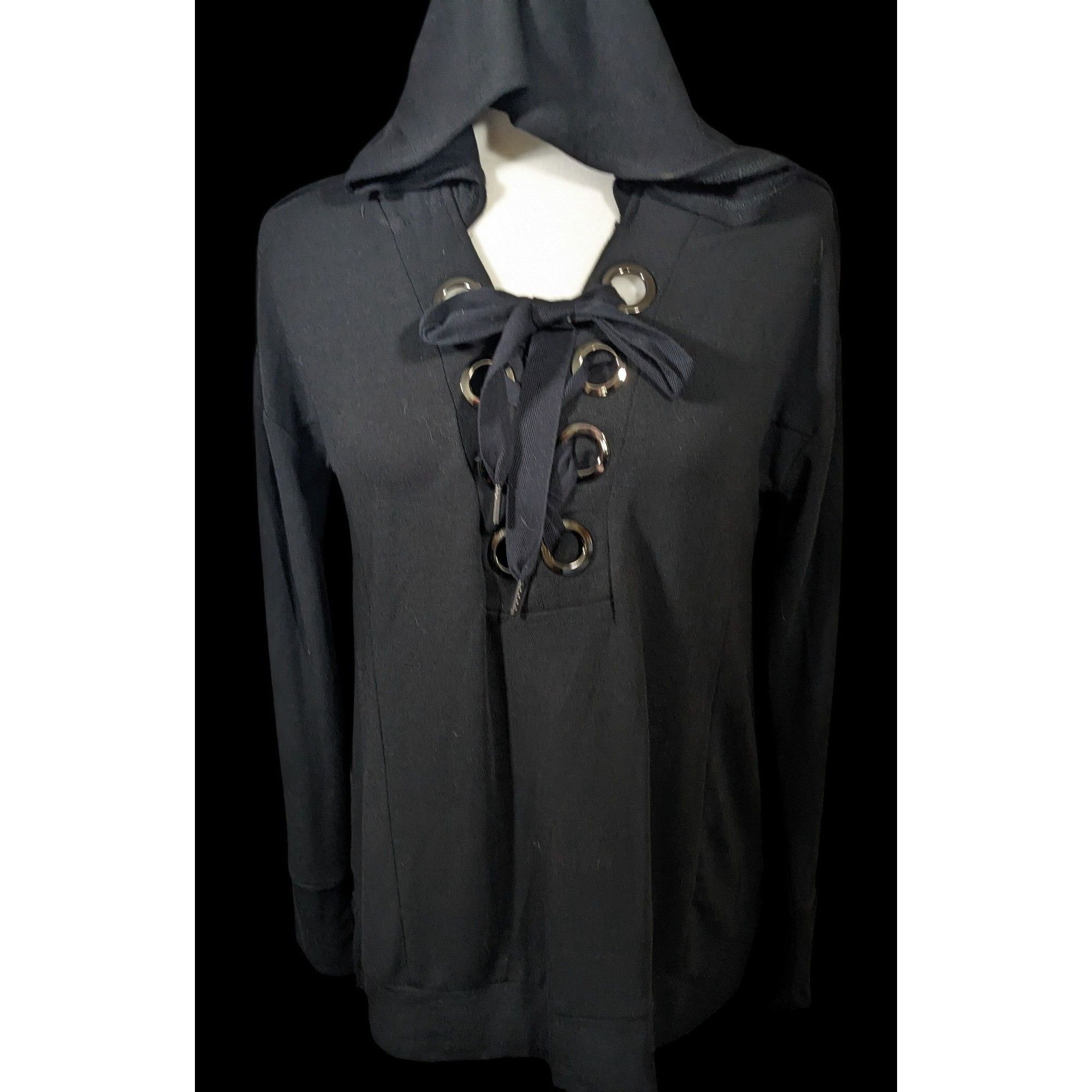 Neiman Marcus Neiman Marcus Gothic Chunky Lace Neck Hooded Top Size Small Size S / US 4 / IT 40 - 1 Thumbnail