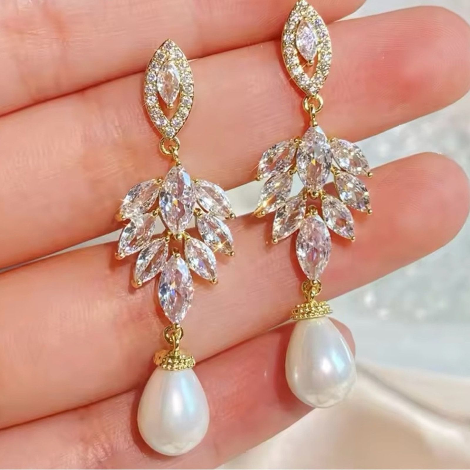 Other Cubic Zirconia Leaf Dangle Earrings Bride Earrings Size ONE SIZE - 1 Thumbnail