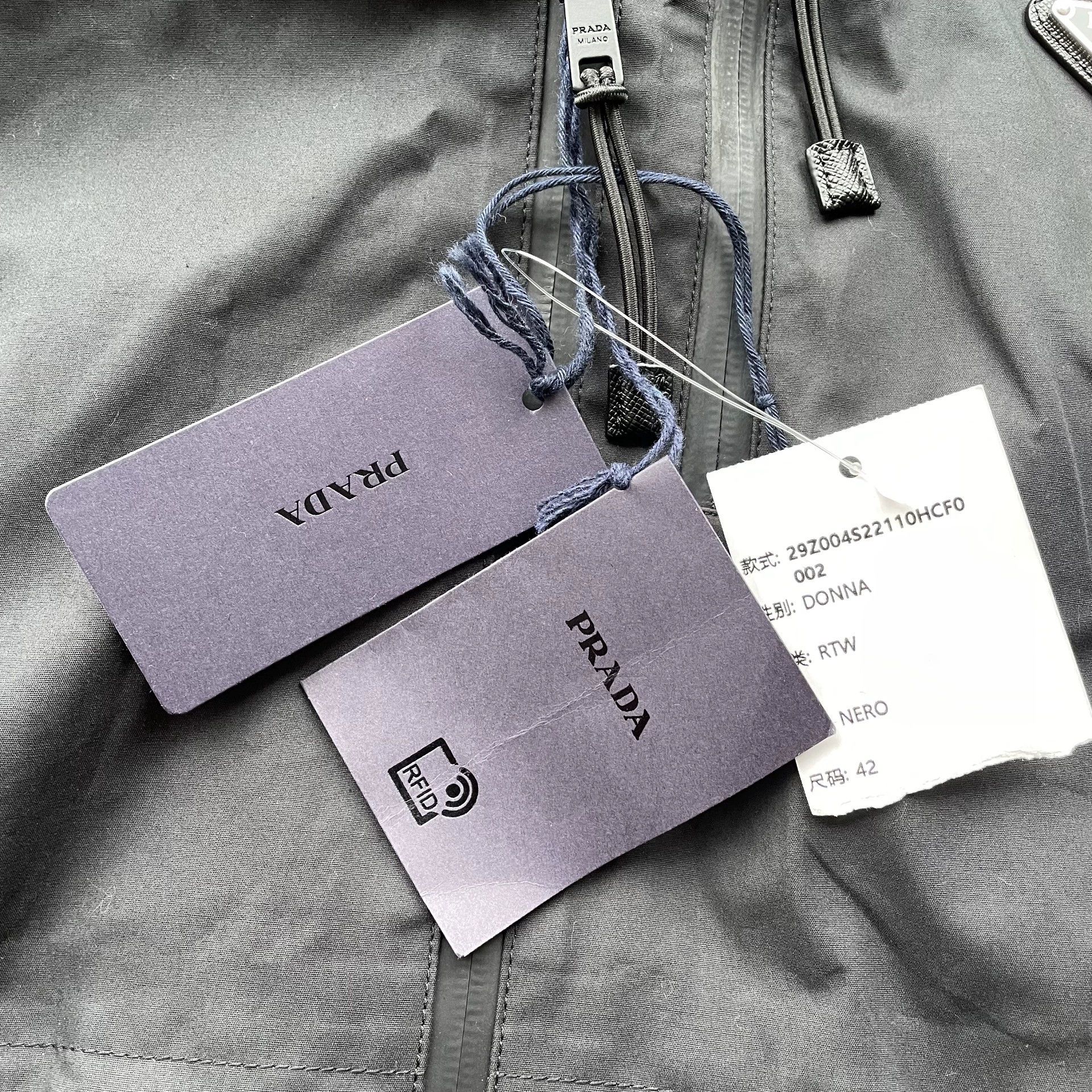 Prada PRADA SS22 Women's black logo hooded jacket 42 Size M / US 6-8 / IT 42-44 - 3 Thumbnail