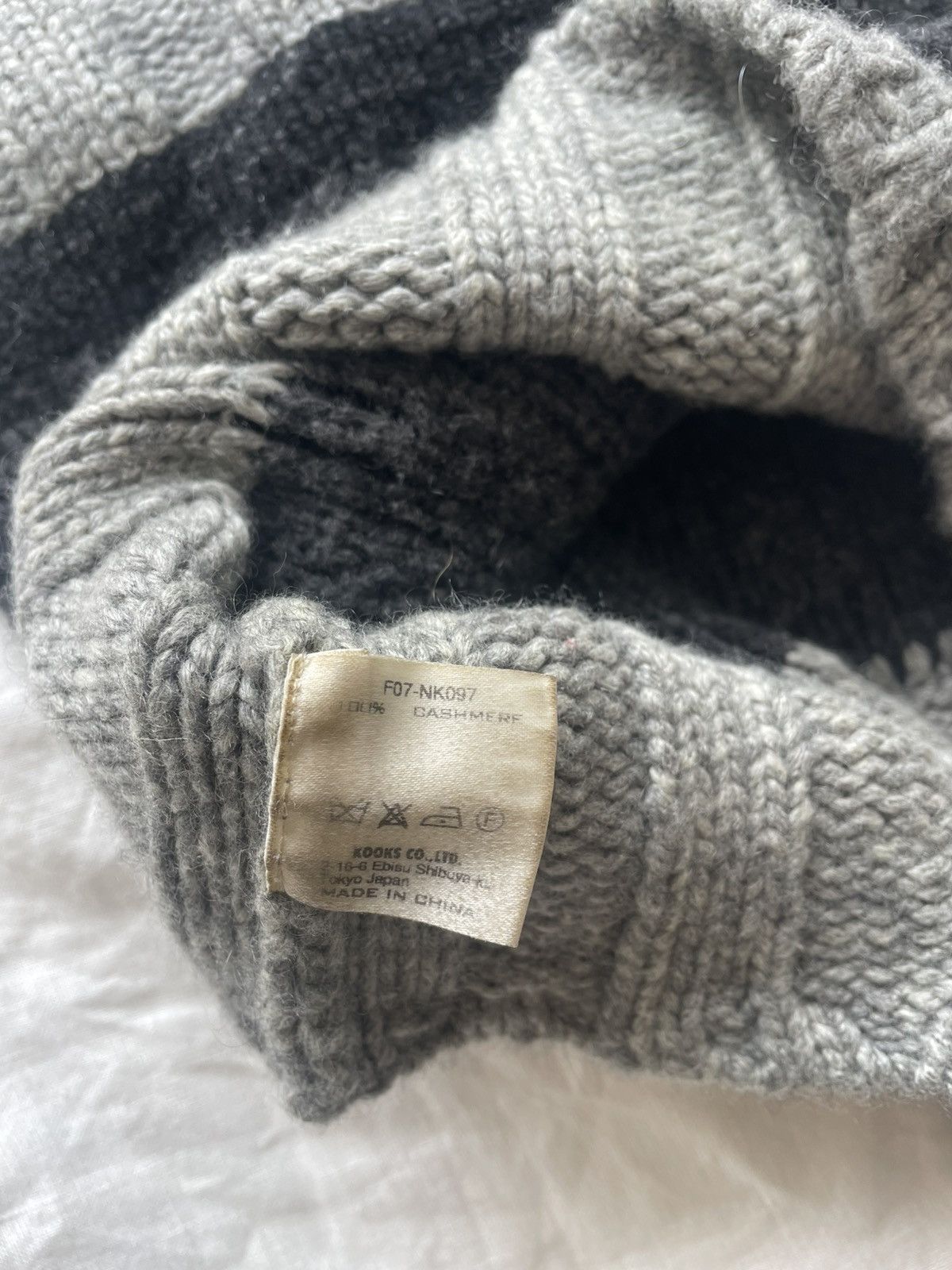 Number (N)ine Number (N)ine 100% Cashmere Knit Neck Gaiter / Snood Size ONE SIZE - 2 Thumbnail