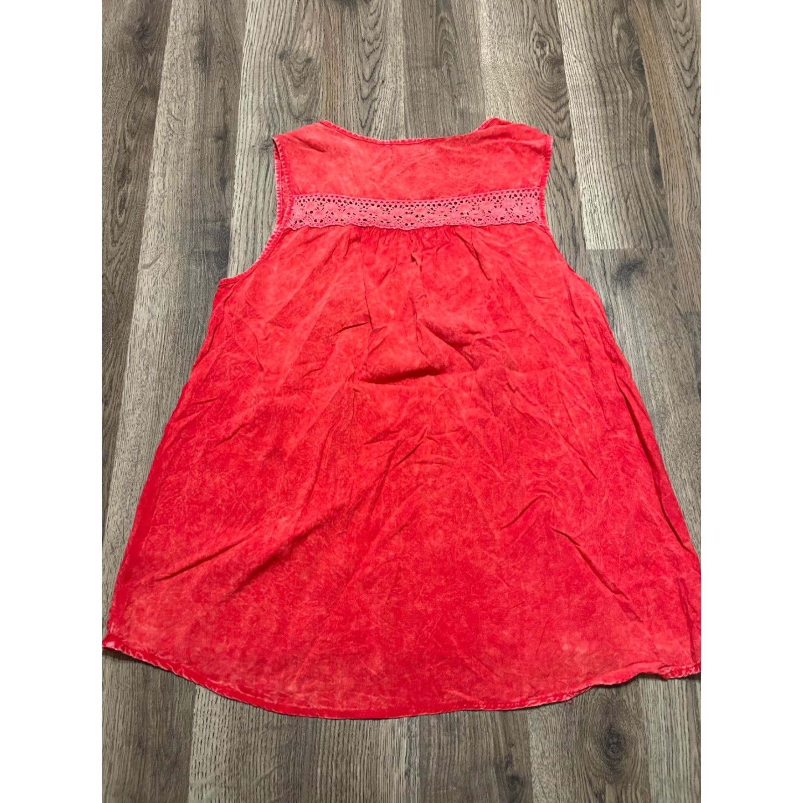 Olive Live & Let Live Tank Women's Small Red Sleeveless Shirt Size S / US 4 / IT 40 - 2 Thumbnail