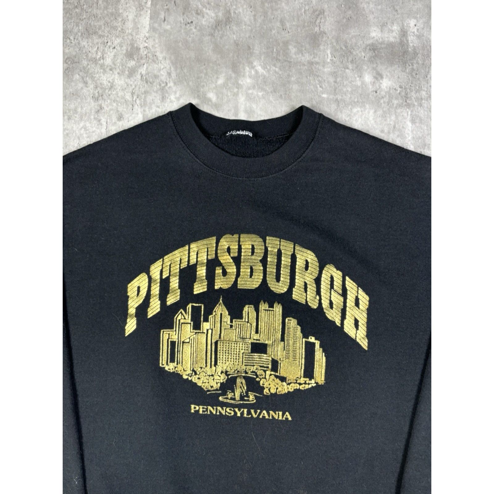 Fruit Of The Loom VINTAGE Pittsburgh Pa Sweatshirt Graphic Print M Black Cotton Fleece Logo 90s 80s City Men Pullover Bat…. Size US M / EU 48-50 / 2 - 2 Thumbnail