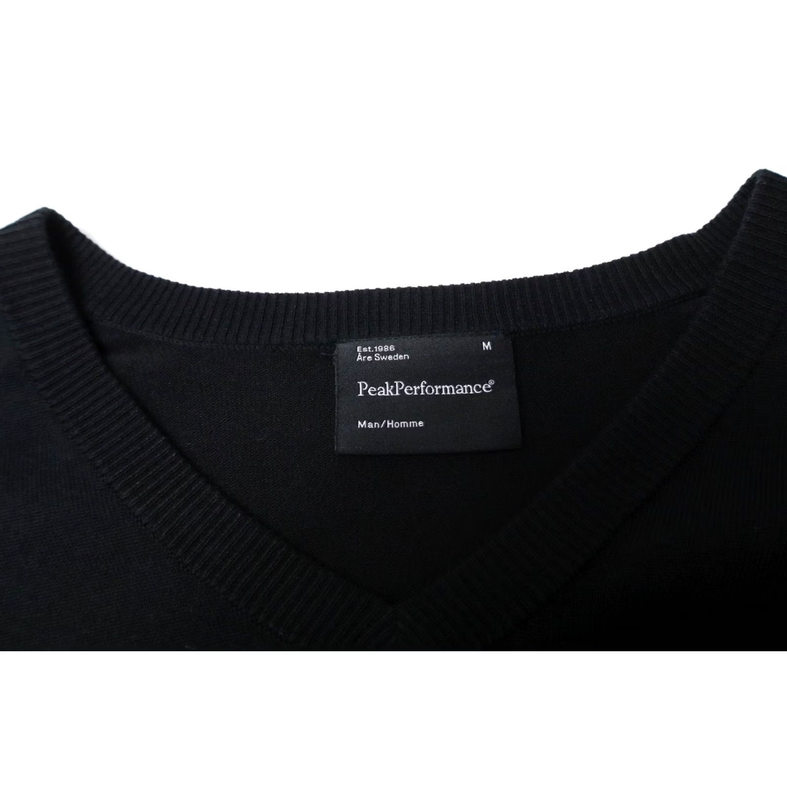 Peak Performance Peak Performance Jumper Golf VN Men's MEDIUM Pullover Knitted V-neck Black Size US M / EU 48-50 / 2 - 7 Thumbnail