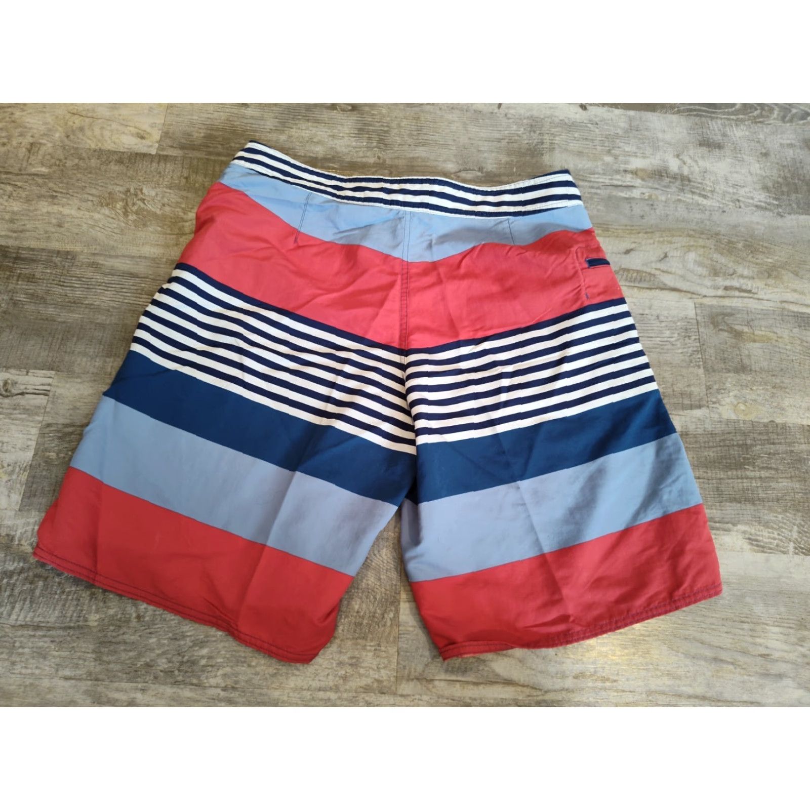 Patagonia Patagonia Wavefarer Board Shorts Mens 34 Blue Red Striped Swim Trunks Zip Pocket Size US 34 / EU 50 - 6 Thumbnail