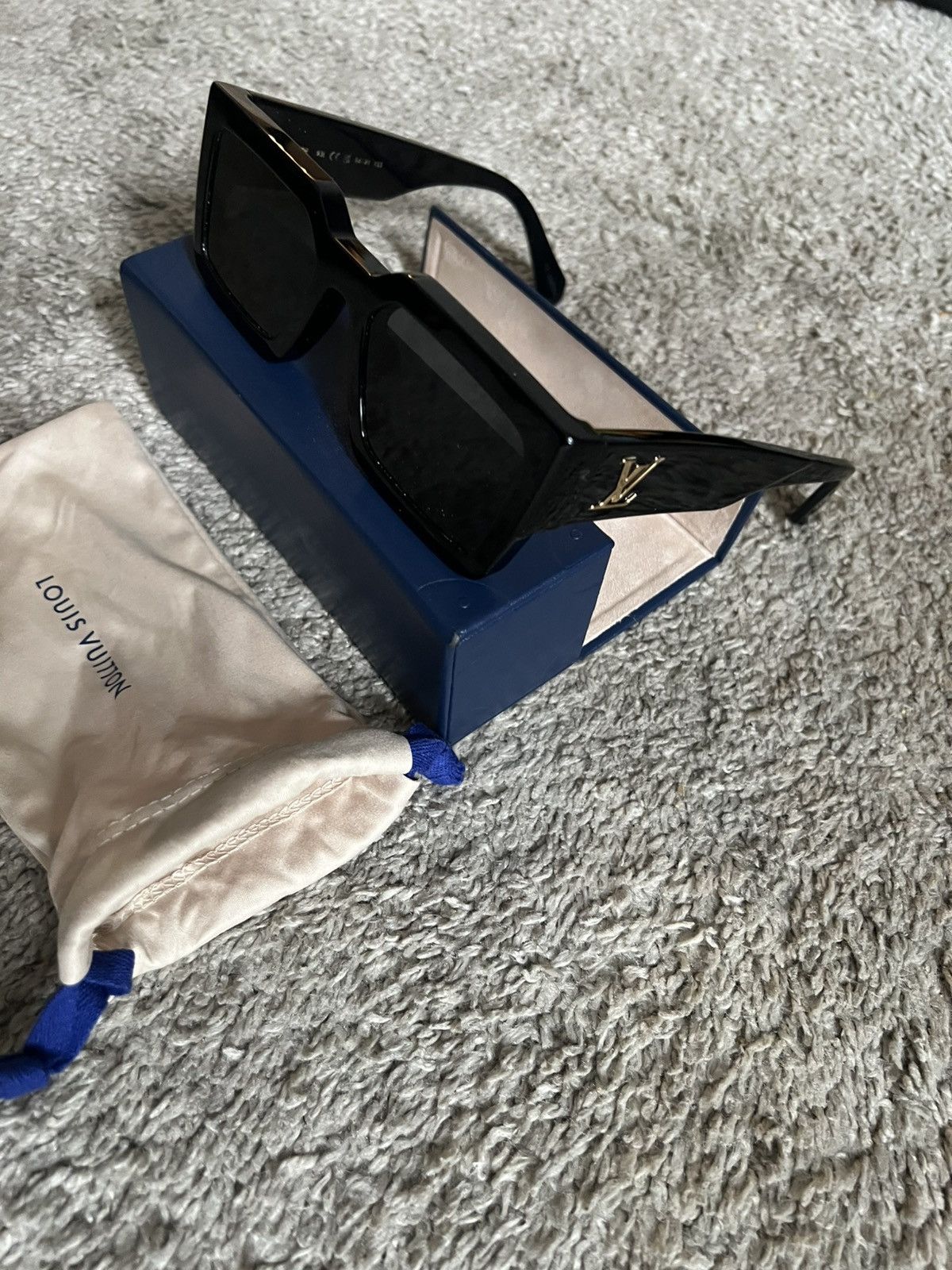 Louis Vuitton Louis Vuitton Z1579E Lv Logo Sunglasses Crash Square
