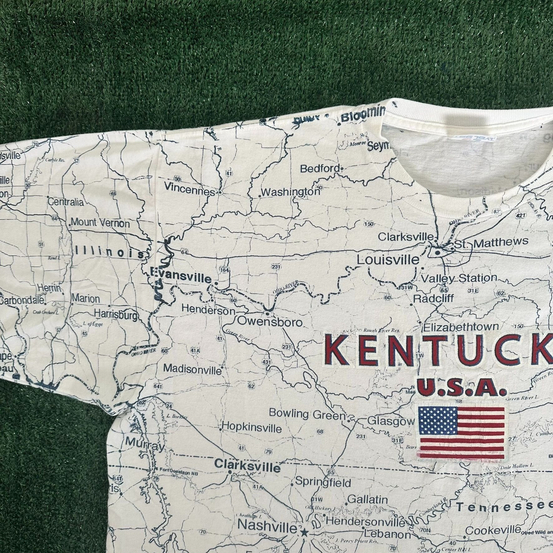 TEE JAYS Vintage 90s Kentucky Map T-Shirt All Over Print AOP Tee Size US XL / EU 56 / 4 - 4 Thumbnail