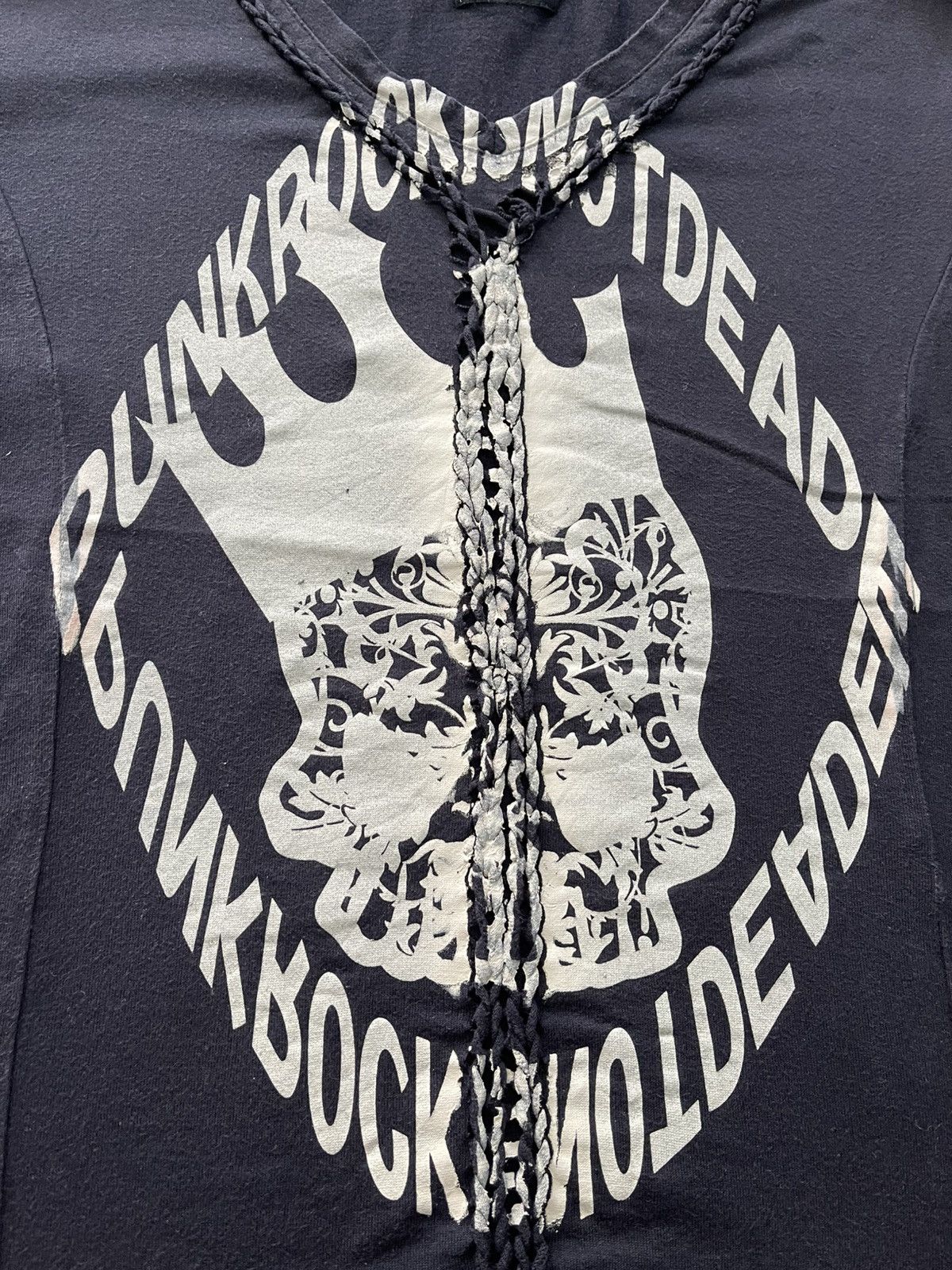 PPFM VINTAGE PPFM PUNK ROCK IS NOT DEAD V NECK VERY RARE Size US M / EU 48-50 / 2 - 2 Thumbnail