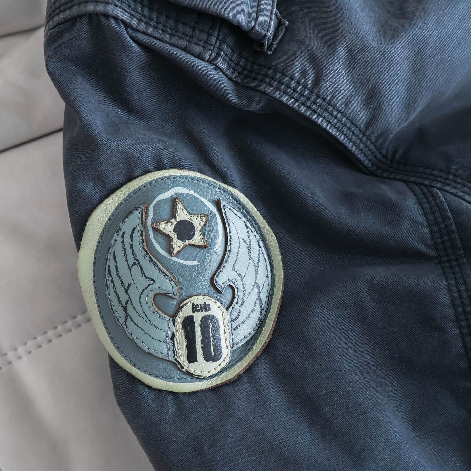 Levi's Vintage Clothing Y2K Levi's Heavy Parka Naturally Sun Fading And Distressing Size US L / EU 52-54 / 3 - 5 Thumbnail