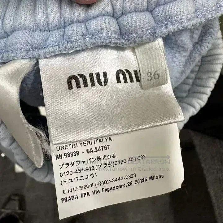 Miu Miu Miu Miu Back Logo Shorts. Size 35" - 5 Thumbnail