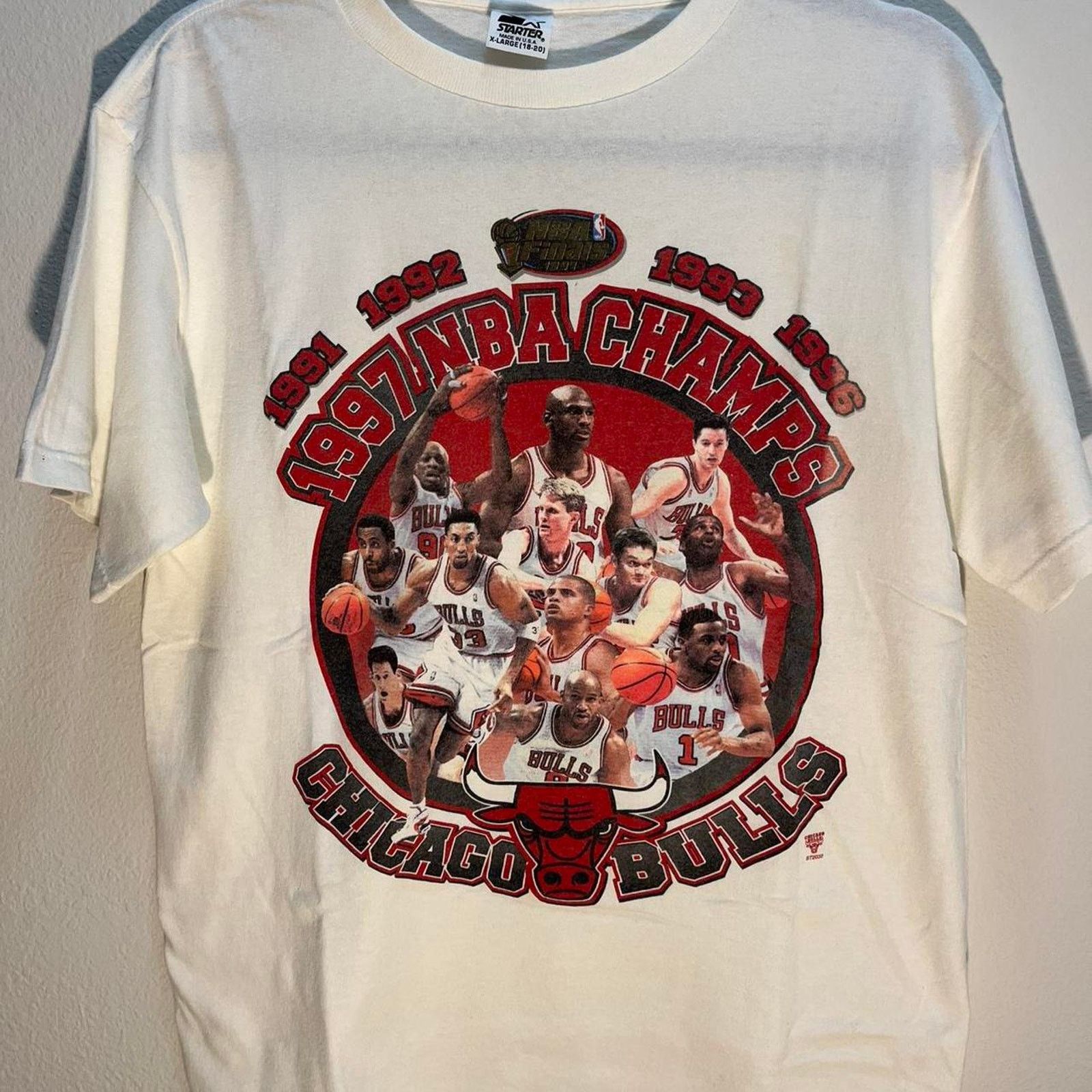 Vintage 1997 Chicago Bulls 5 Time NBA Champions T-shirt