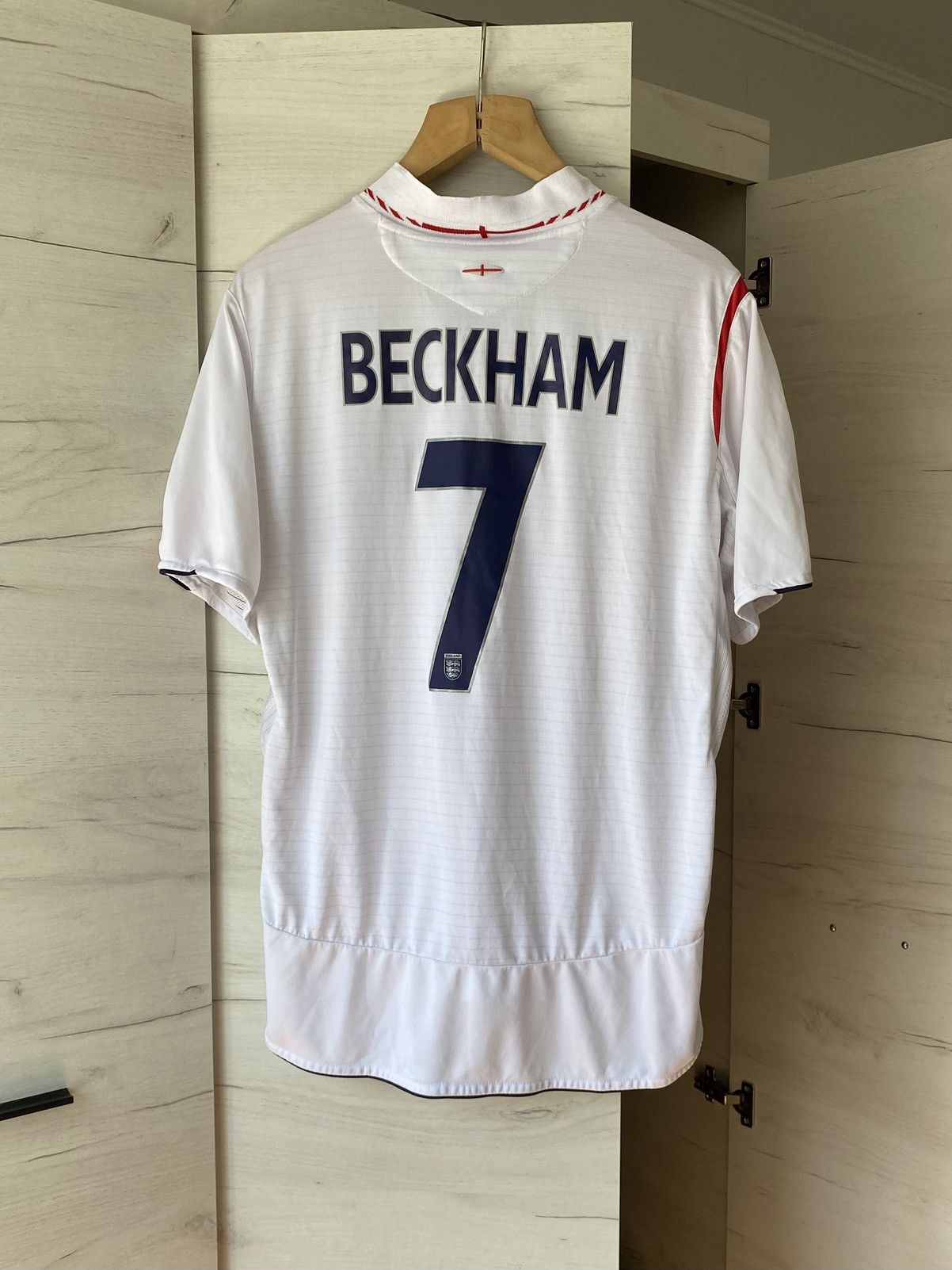 Umbro Vintage England Beckham #7 Umbro Jersey 2005-07 White Home Size US XL / EU 56 / 4 - 1 Thumbnail