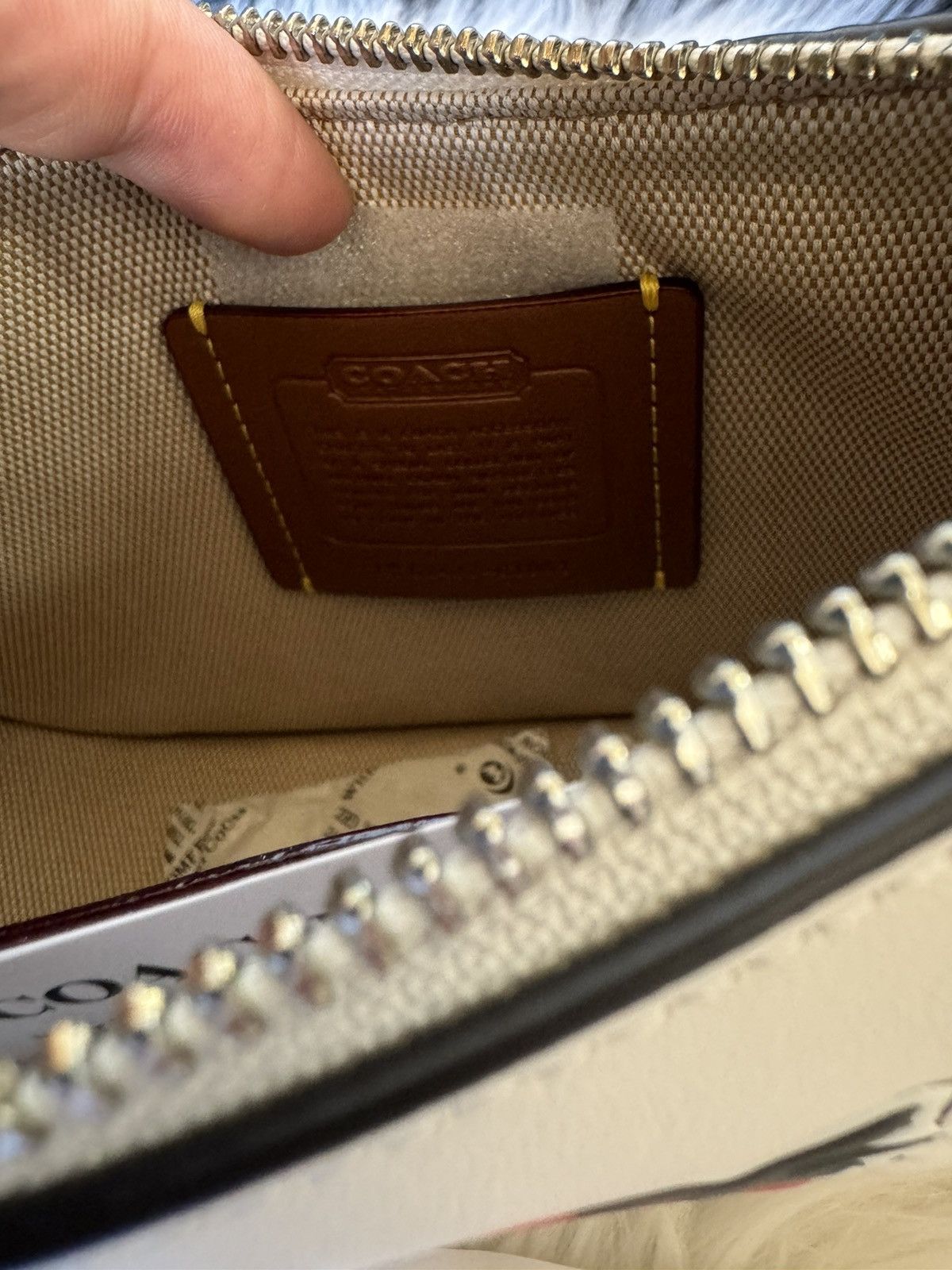 Coach Coach Strawberry Mini Leather Swinger 20 LH/Chalk Size ONE SIZE - 7 Thumbnail