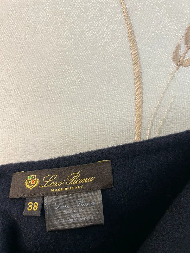 Loro Piana LORO PIANA Dark grey half skirt with sheared wool Size 27" / US 4 / IT 40 - 4 Thumbnail