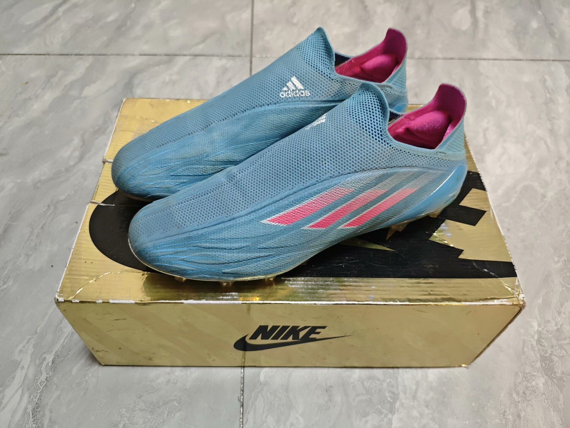 Adidas Adidas Blue Lowtop Sneakers 10 Men Size US 10 / EU 43 - 1 Thumbnail