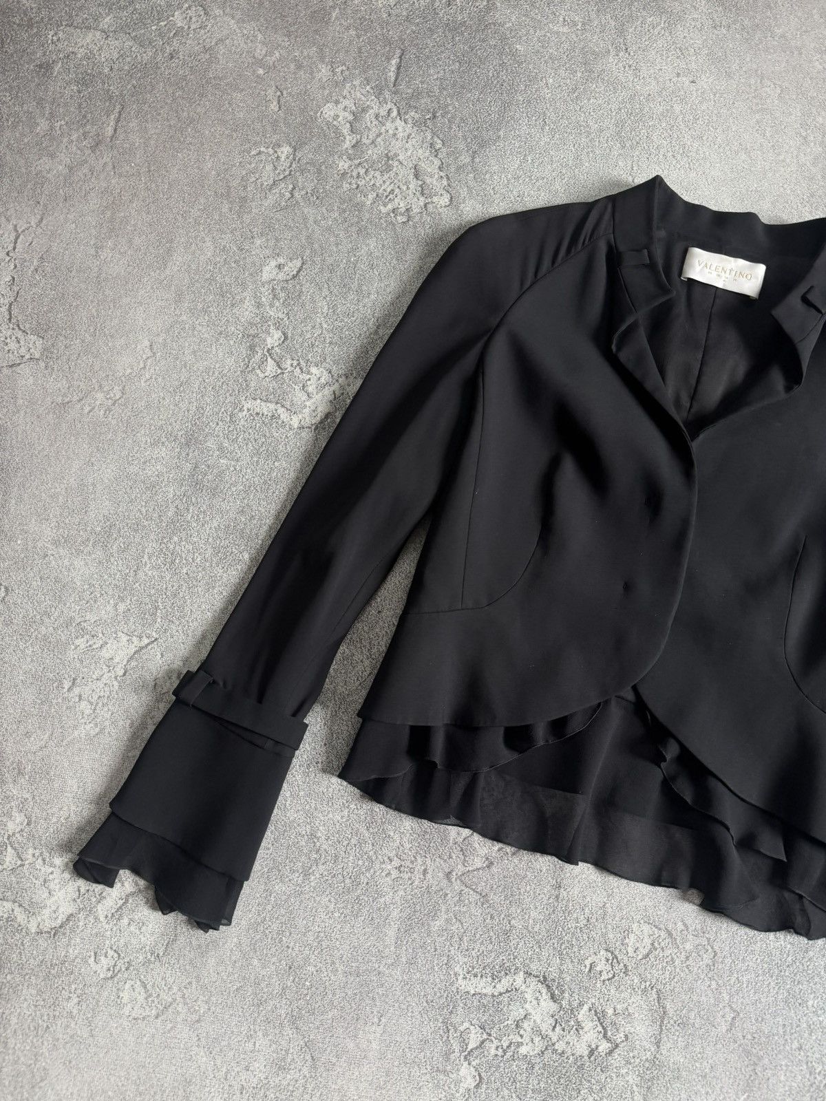 Valentino Valentino Roma black luxury blazer flared sleeve vintage Size M / US 6-8 / IT 42-44 - 9 Thumbnail