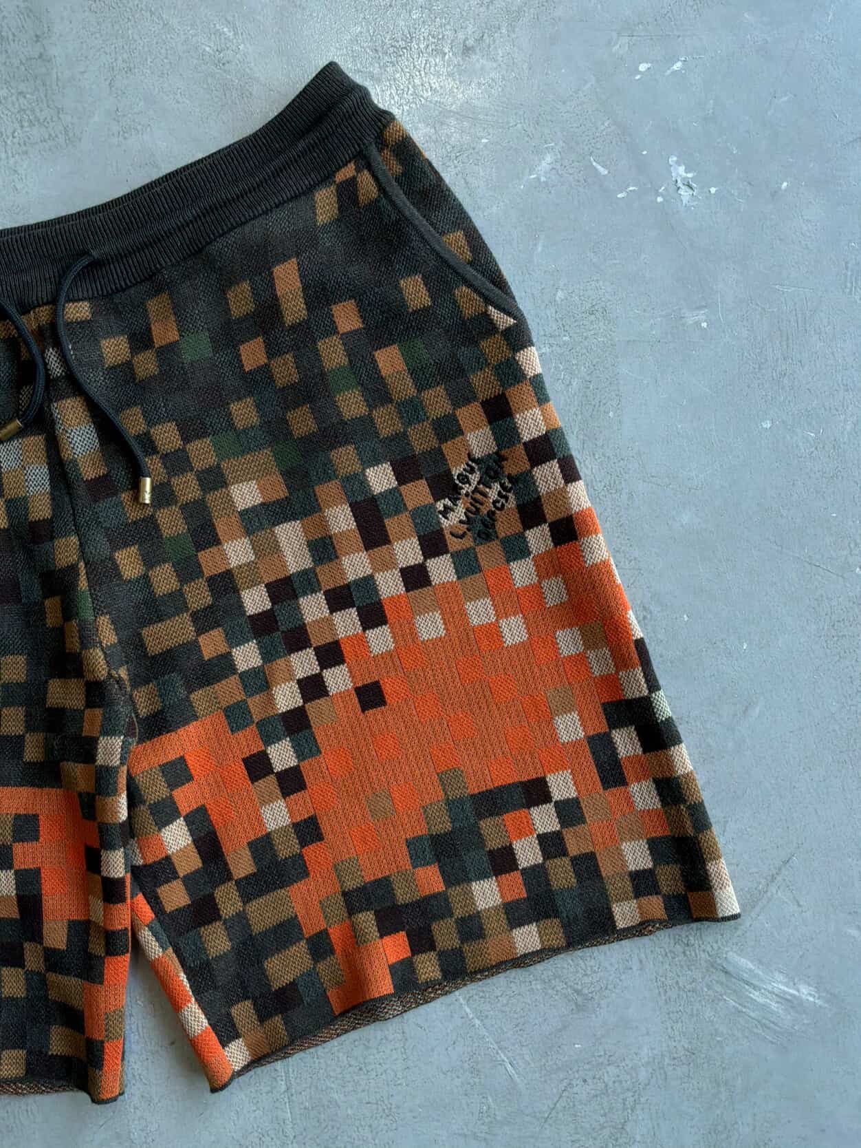 Louis Vuitton Louis Vuitton - 2024 Lovers Damouflage Sweat Shorts Size US 36 / EU 52 - 3 Thumbnail