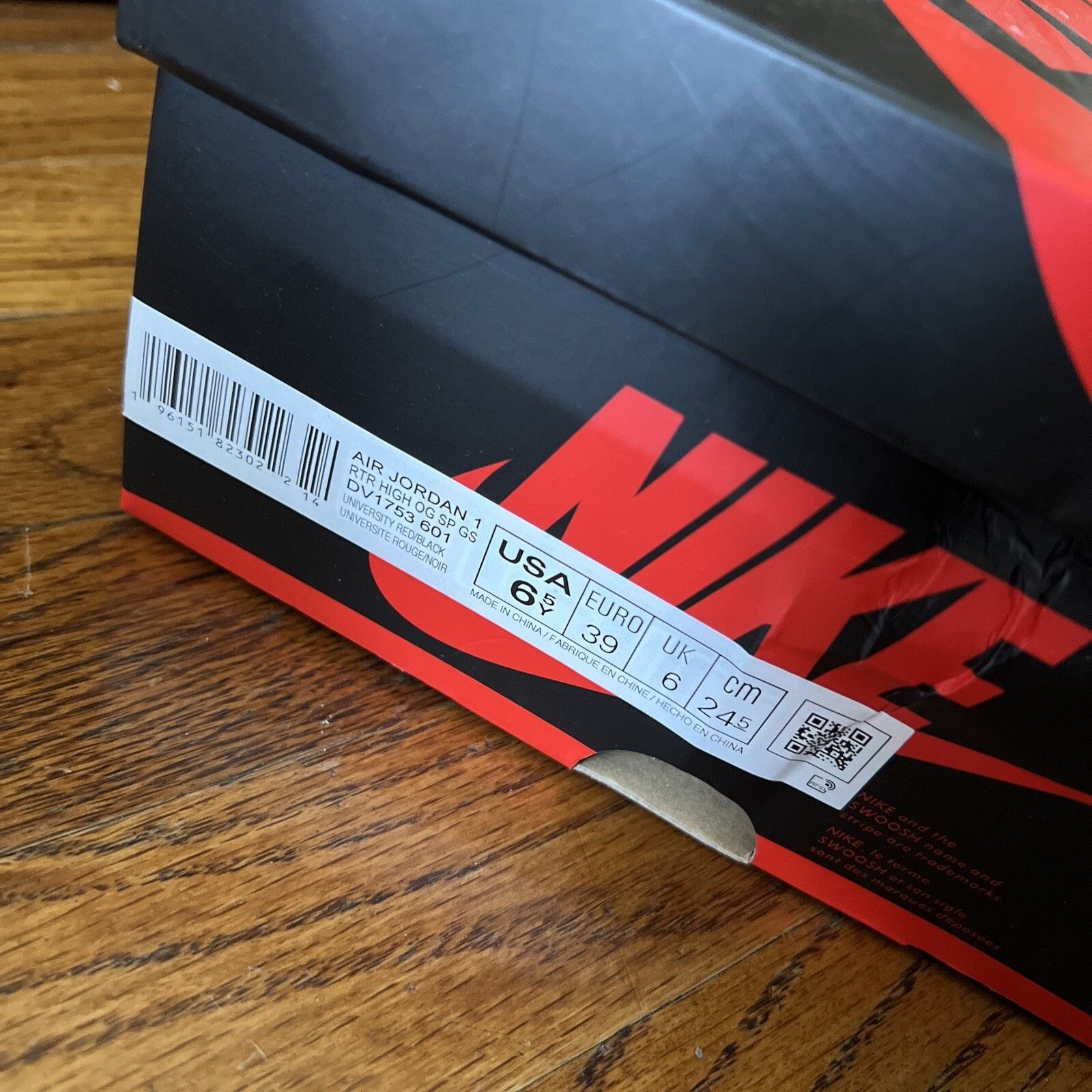 Nike Jordan 1 Retro High OG Size 6,5 GS Spider-Man Size US 6.5 / EU 39-40 - 12 Thumbnail